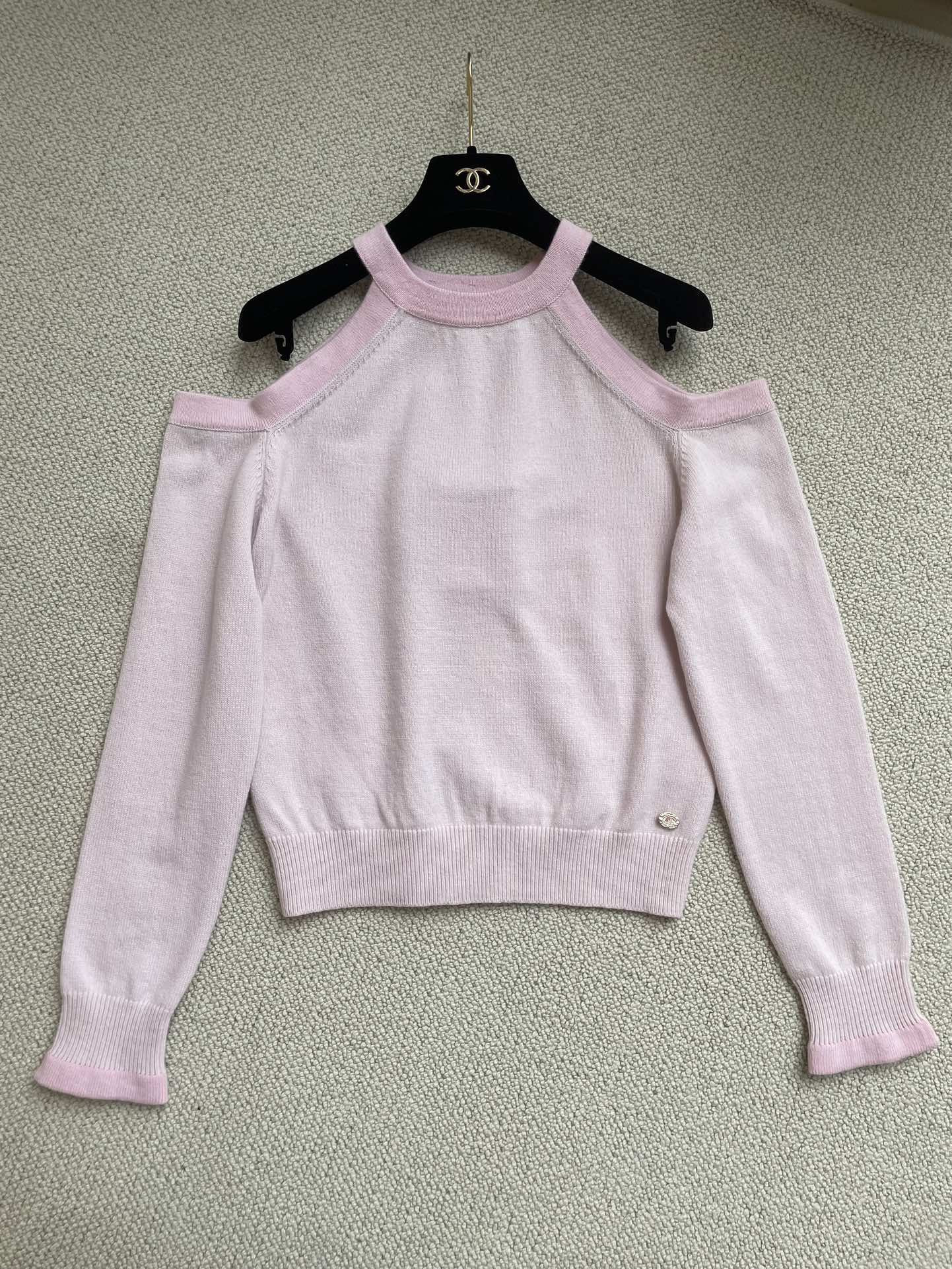 NIGO Chanel Cashmere Off-the-shoulder Top #nigo335938