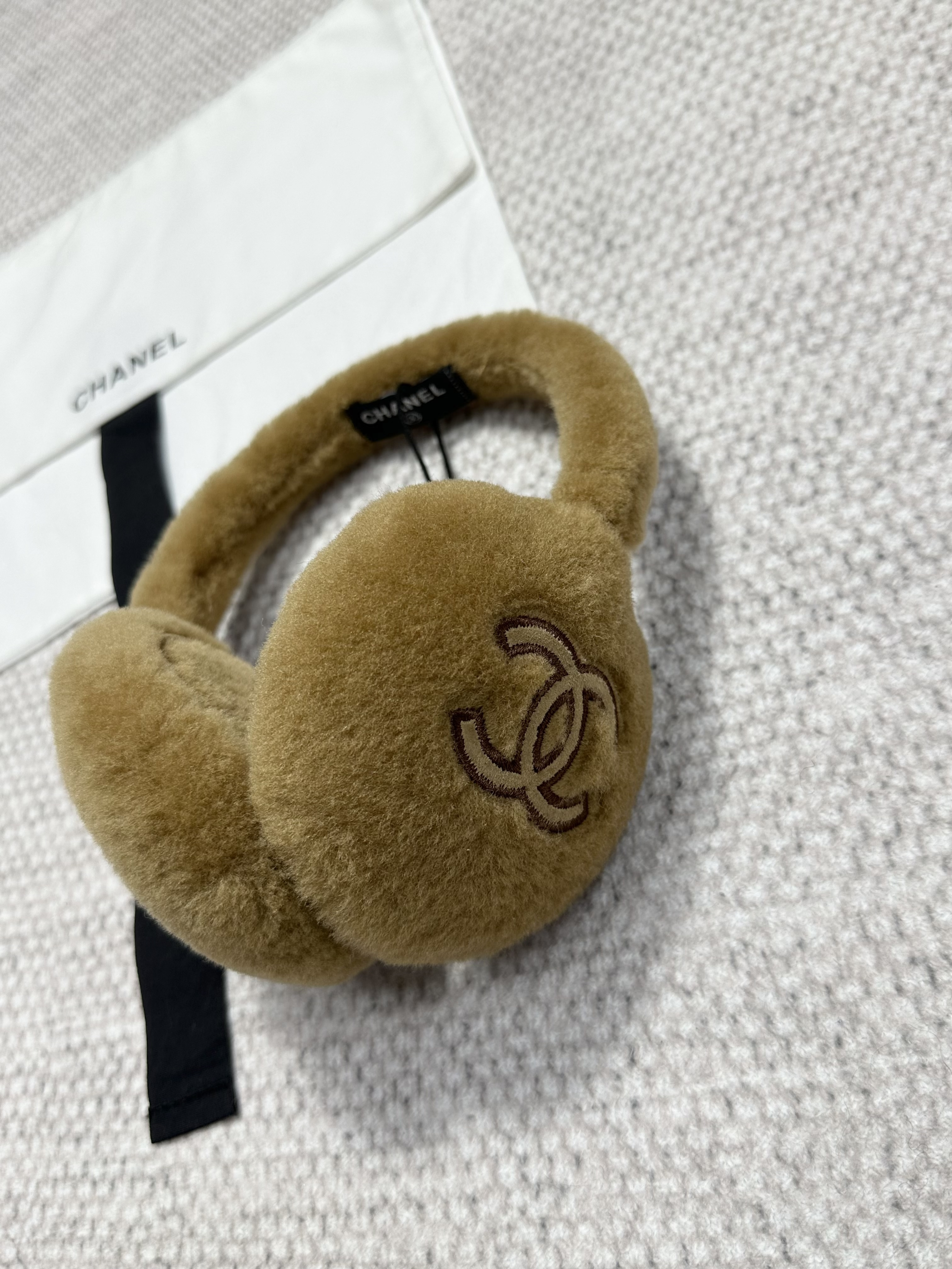 NIGO Chanel Top-quality Version Earmuffs Shearling Lambskin Black Ecru #nigo333992