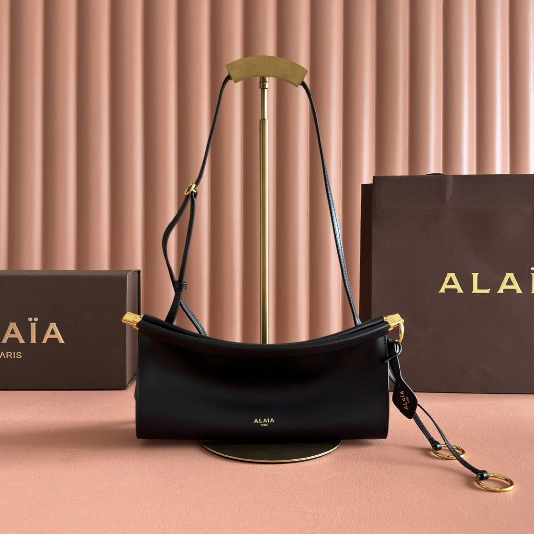 NIGO Alaïa Noir Le Click East West Small Bag in Calfskin #nigo336794