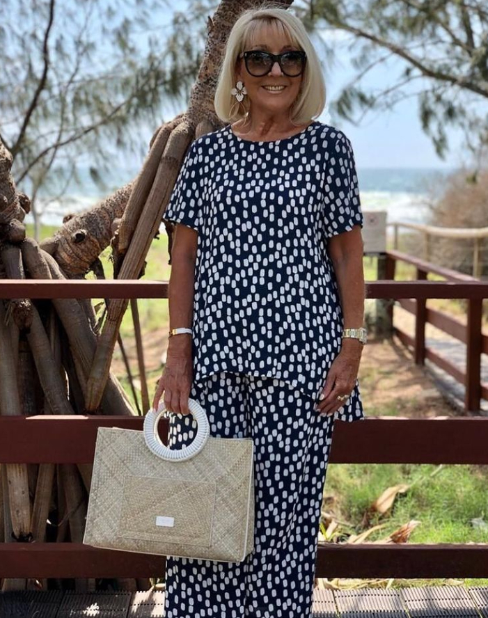 Printed Round Neck Short Sleeve Trousers Suit