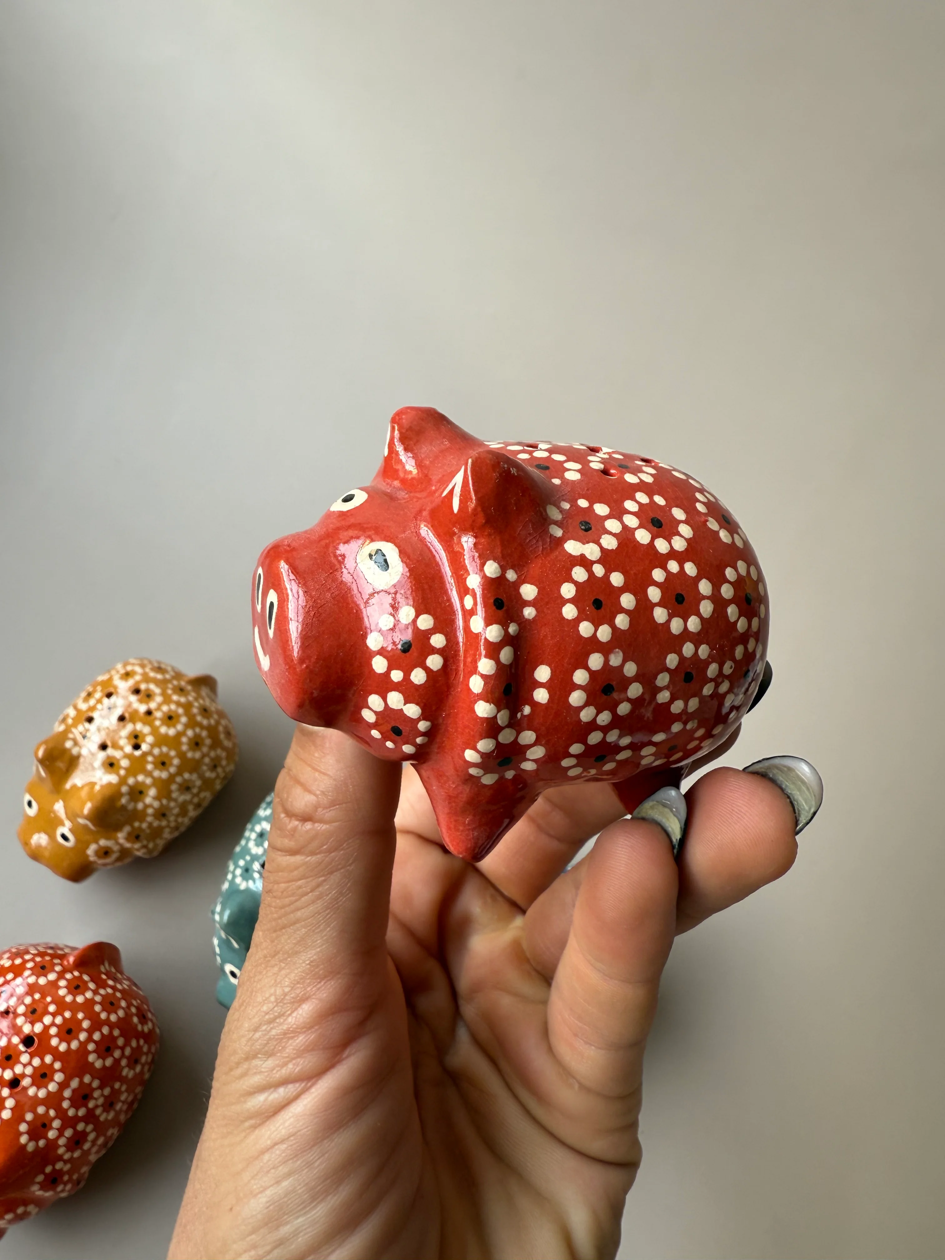 Michoacan Mexican Clay Salt And Pepper Marranitos Shakers Piggies Puerquitos