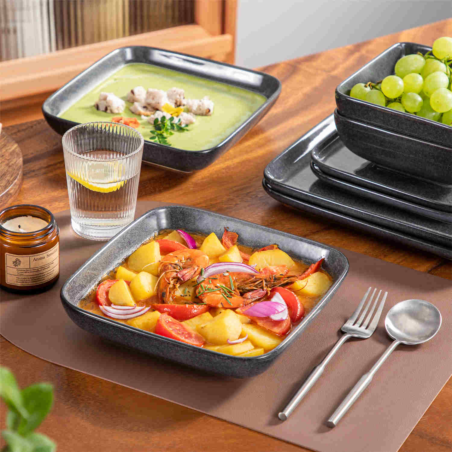 Stern 16 Piece Dinnerware Set