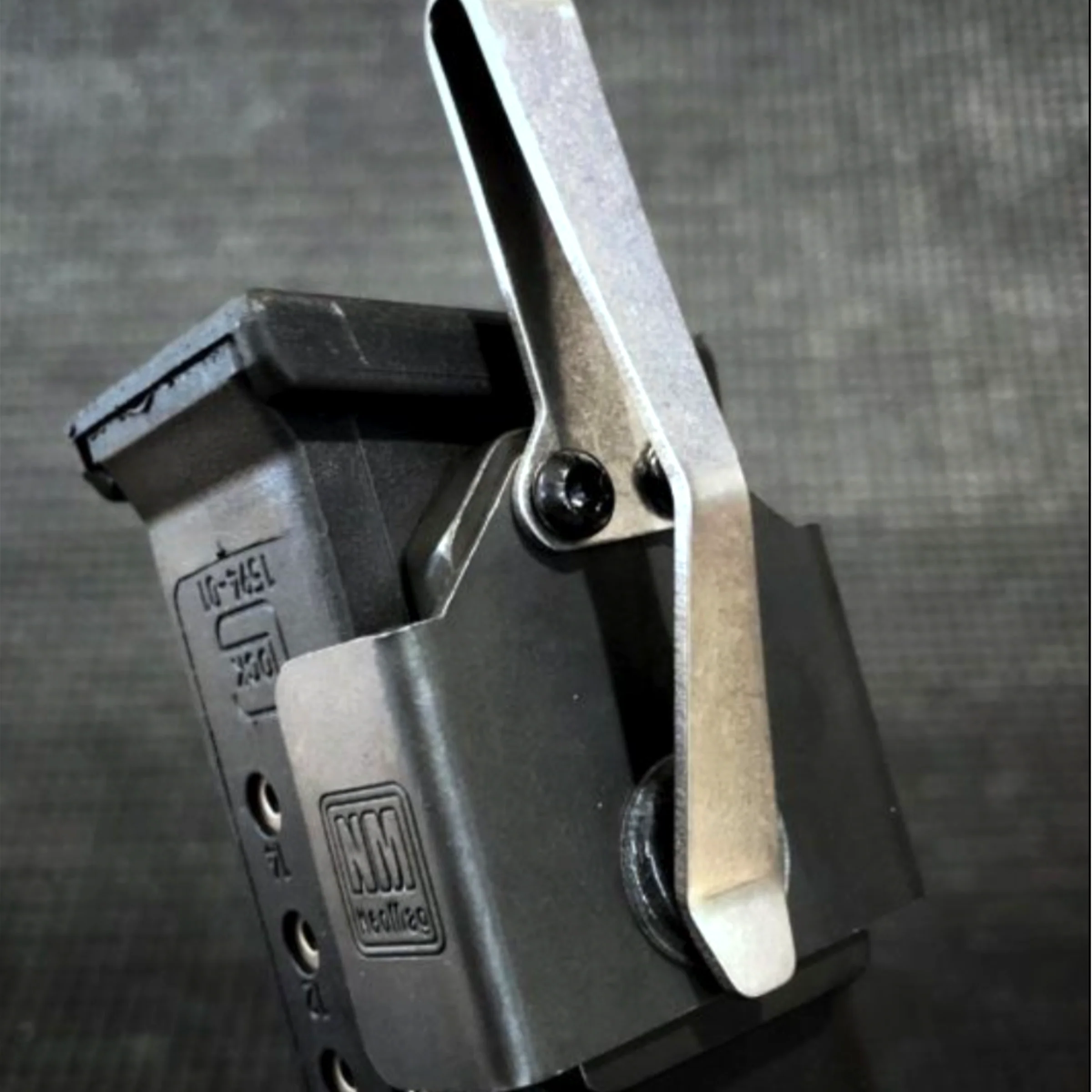 NeoMag (Magnetic Magazine Holder for Metal Magazines)