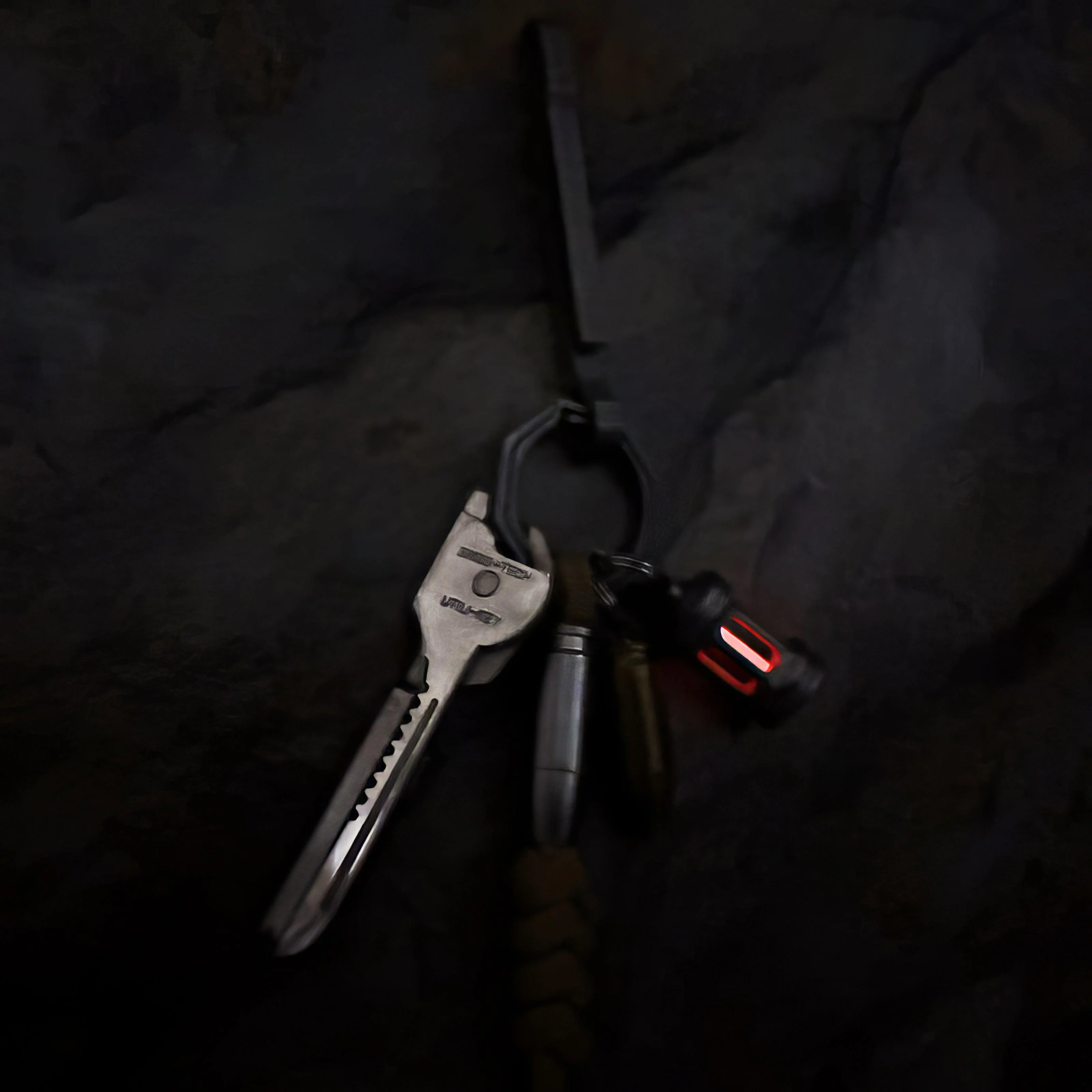 Starlight Guardian �C Titanium Multi-purpose Tritium Pendant