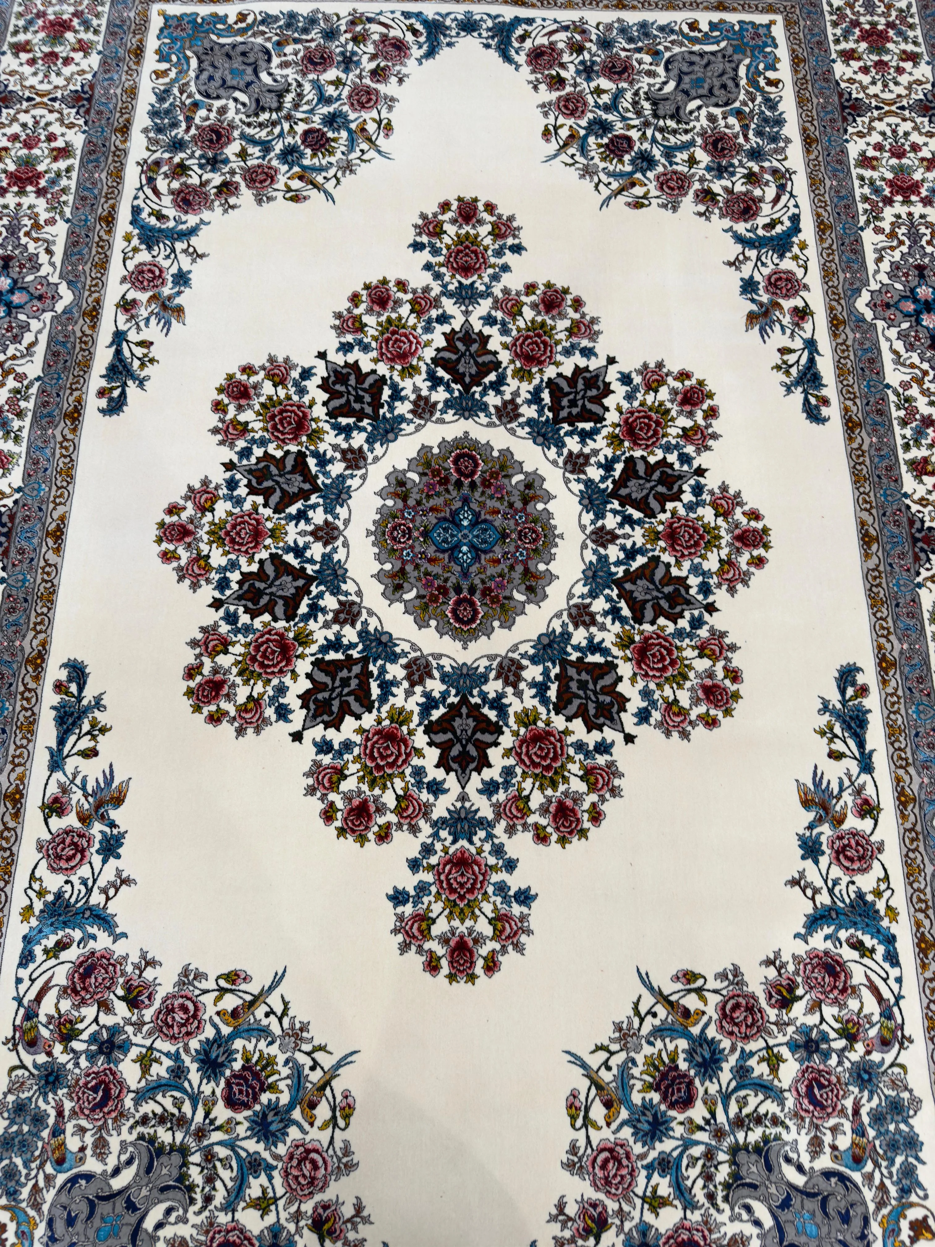 Fine Wool & Silk Persian Rug