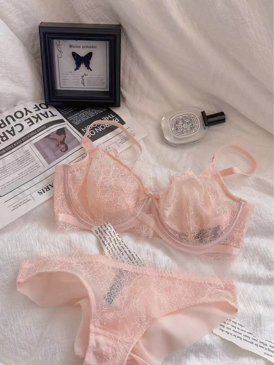 Soft Lace Underwire Bra and Panty Set