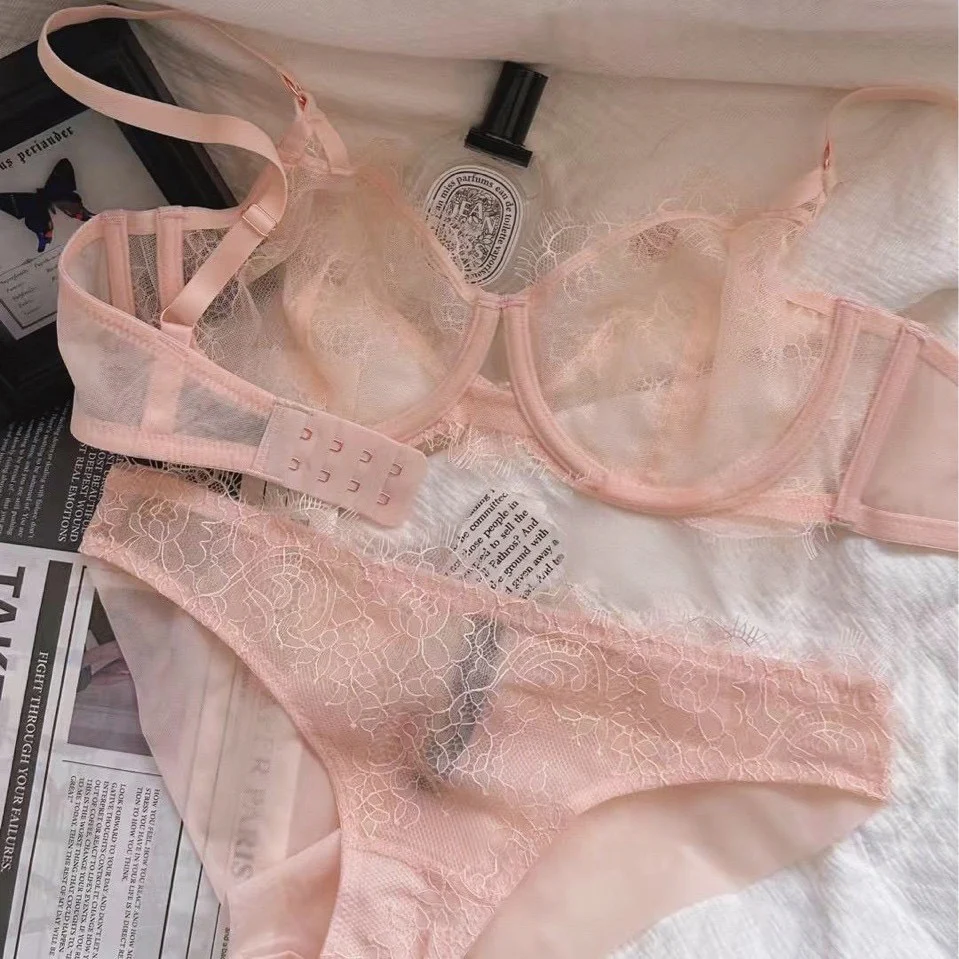 Soft Lace Underwire Bra and Panty Set