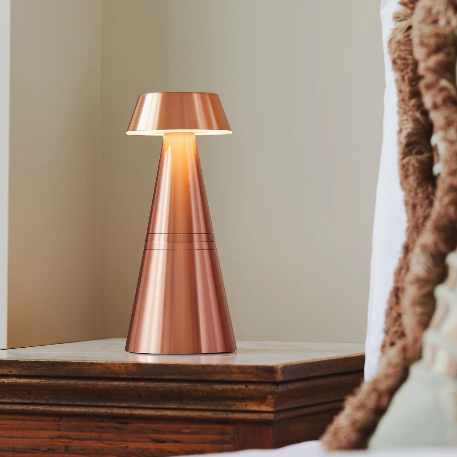 Charm Empire Rechargeable Cordless Table Lamp, Copper