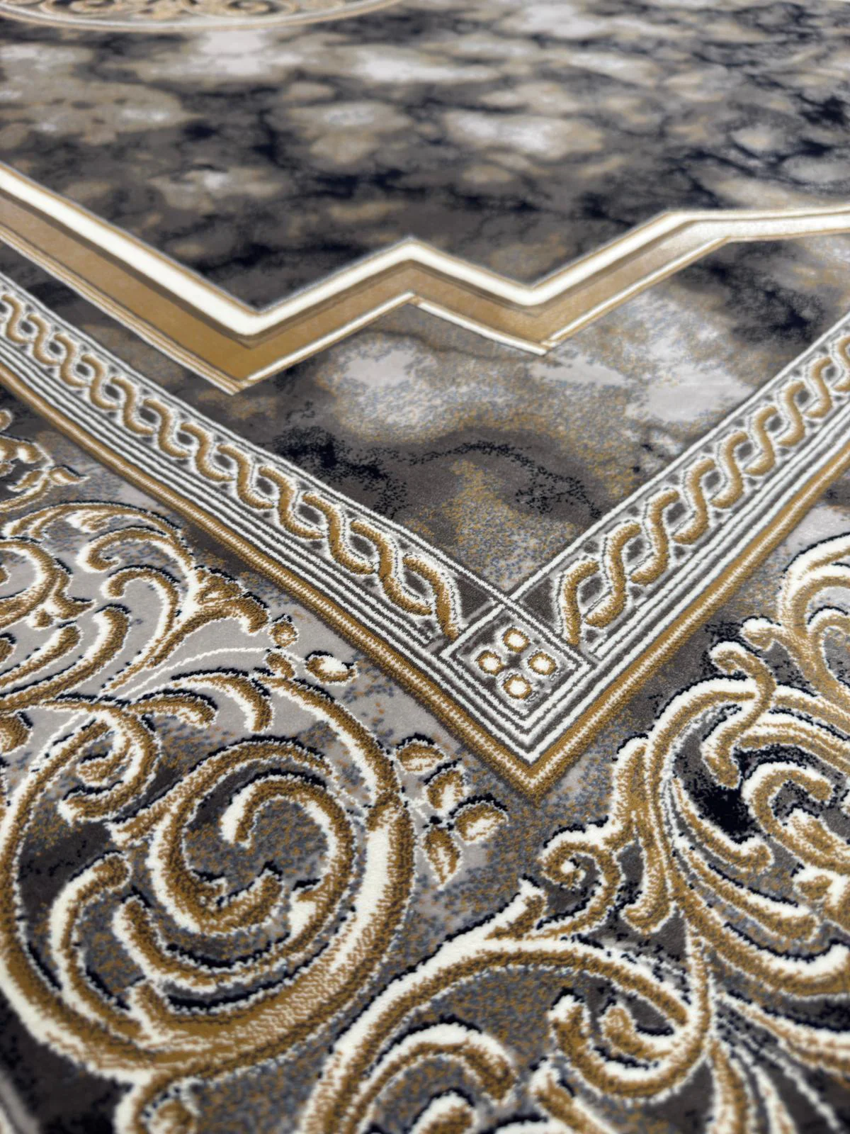Luxurious 1200 Reeds Machine-Made Persian Rug | Free Delivery & Available in Silver and Smokey