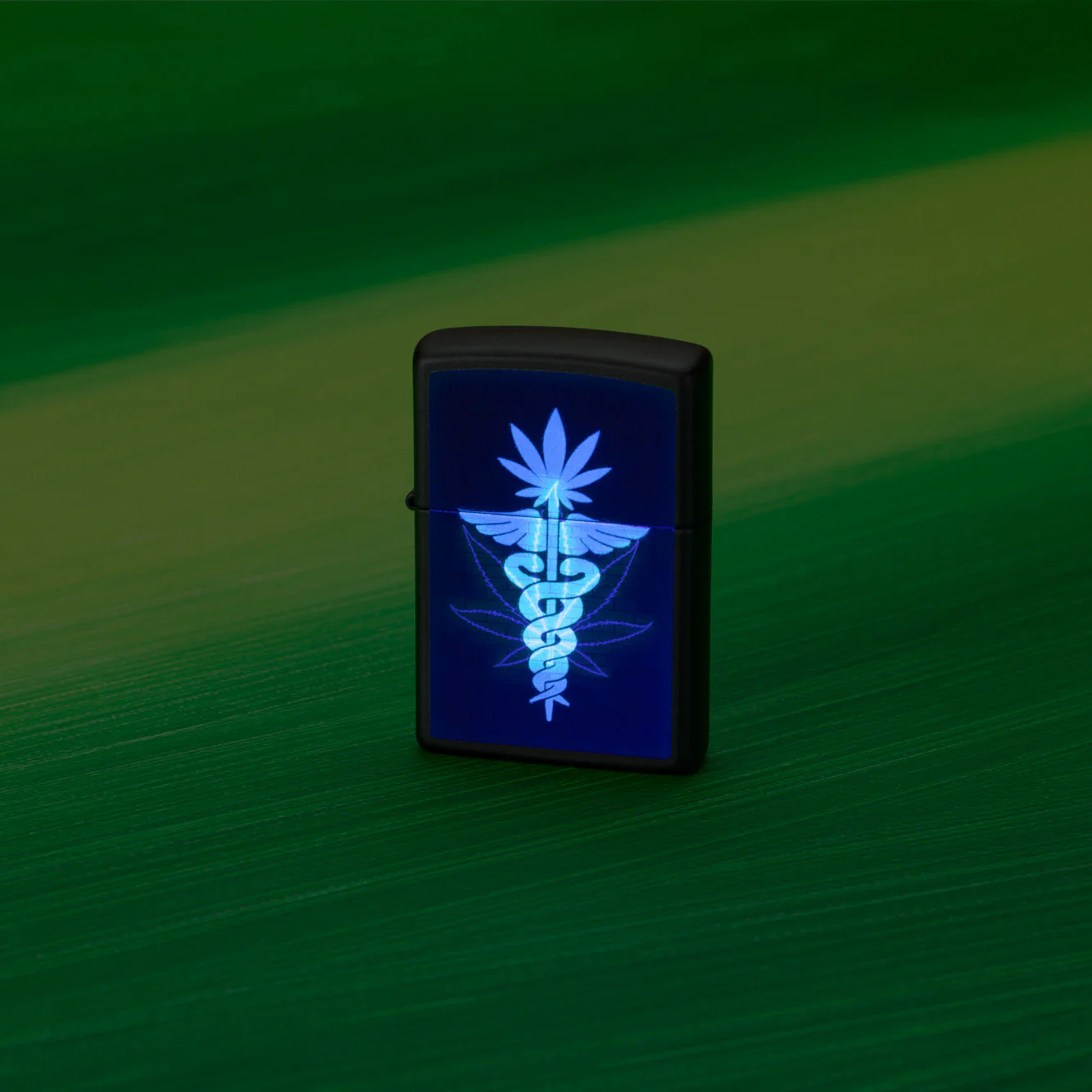 Gleaming Leaf Design