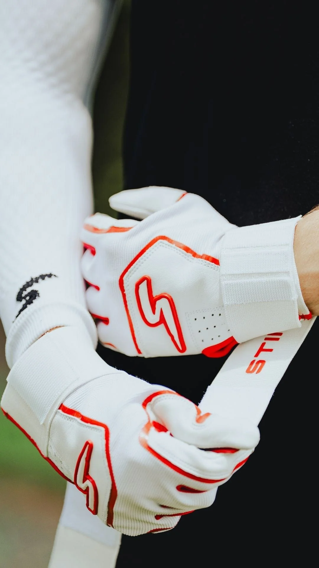 Winder Series Batting Gloves - Red & White