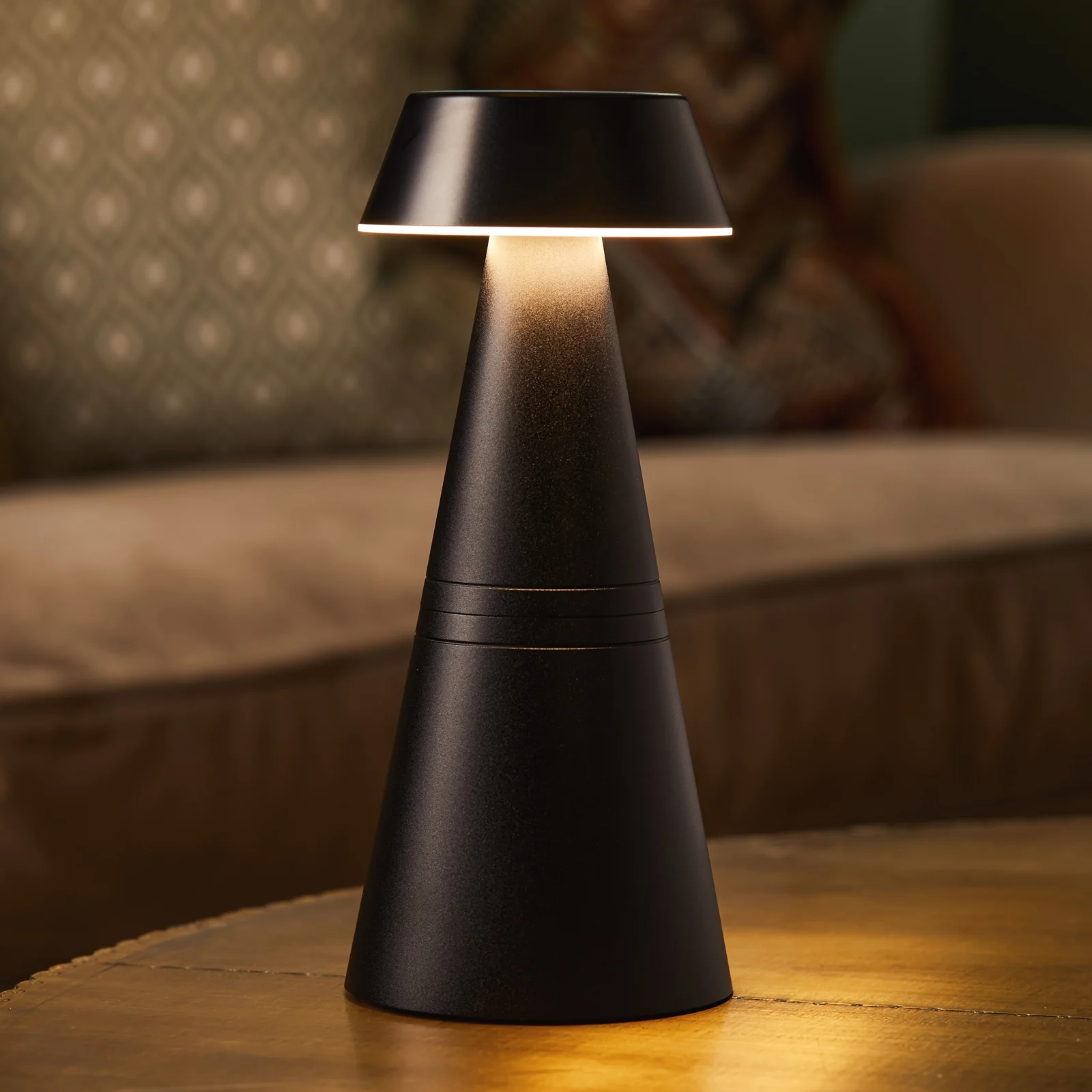 Charm Empire Rechargeable Cordless Table Lamp, Black
