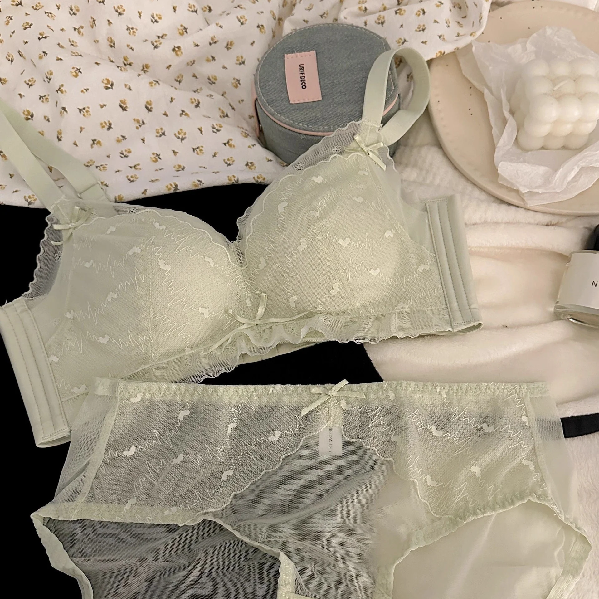 DreamLift 3D Silhouette Bra Set