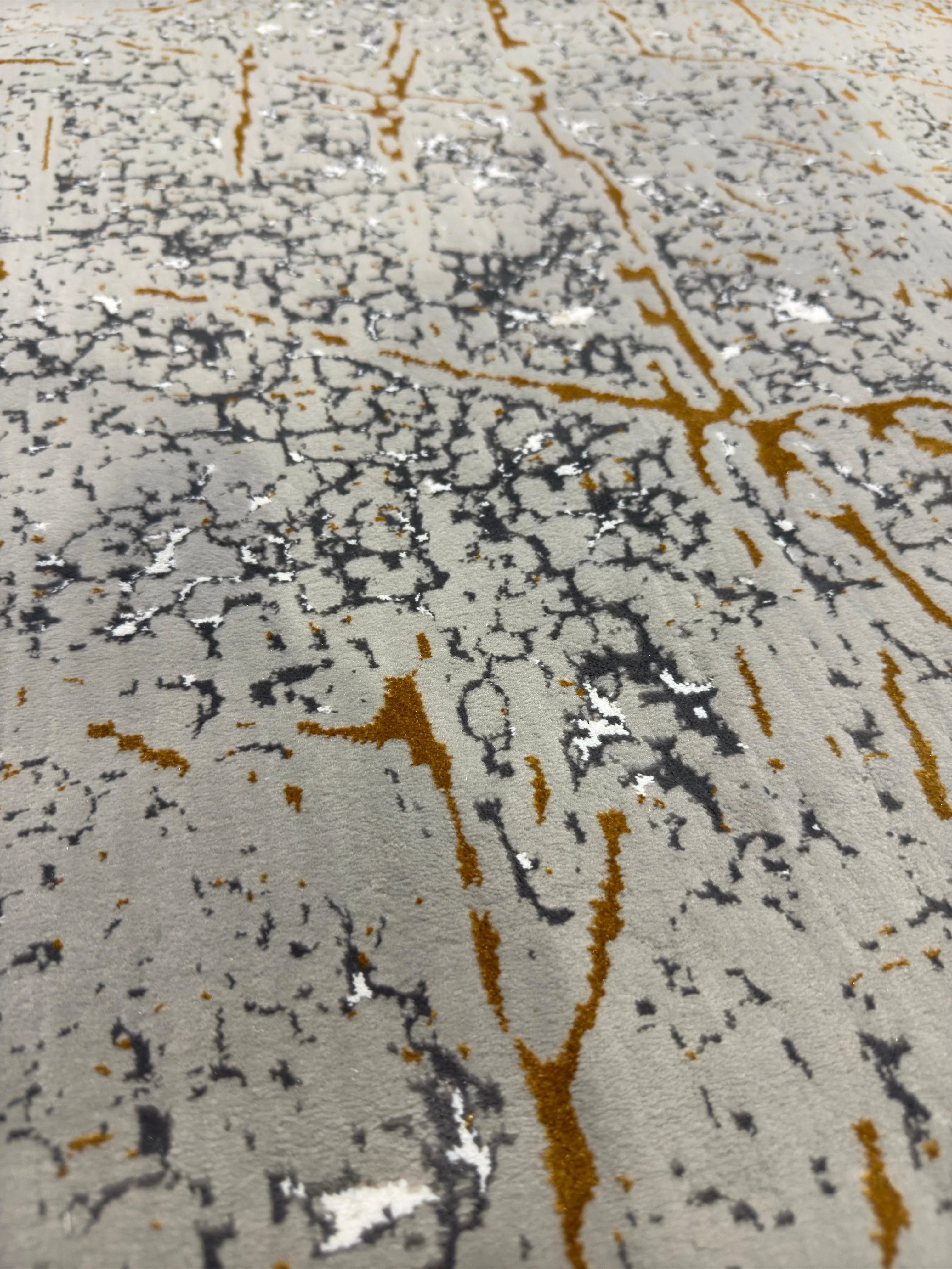 Modern Style Living Room Rug - 700 Reeds