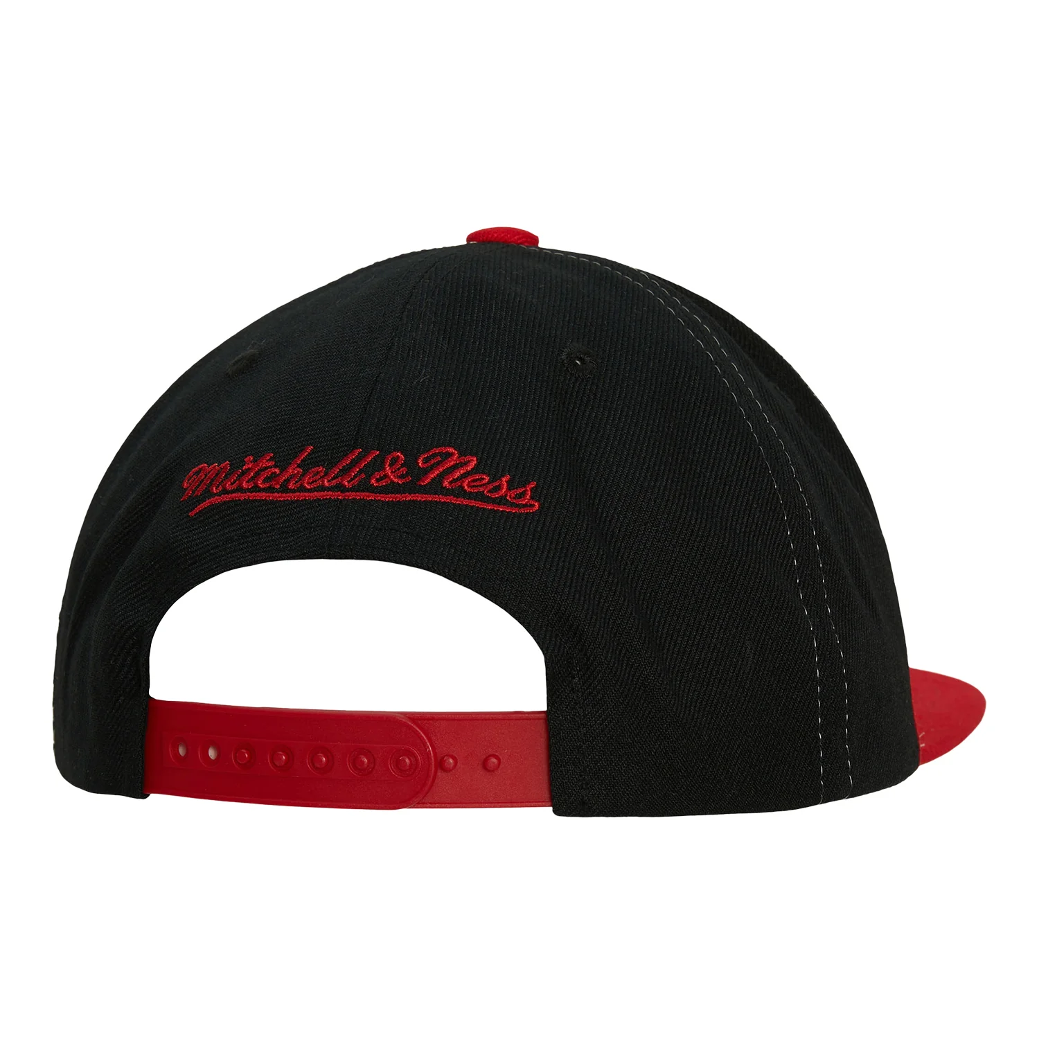 Chicago Bulls Mitchell & Ness Sharktooth Snapback
