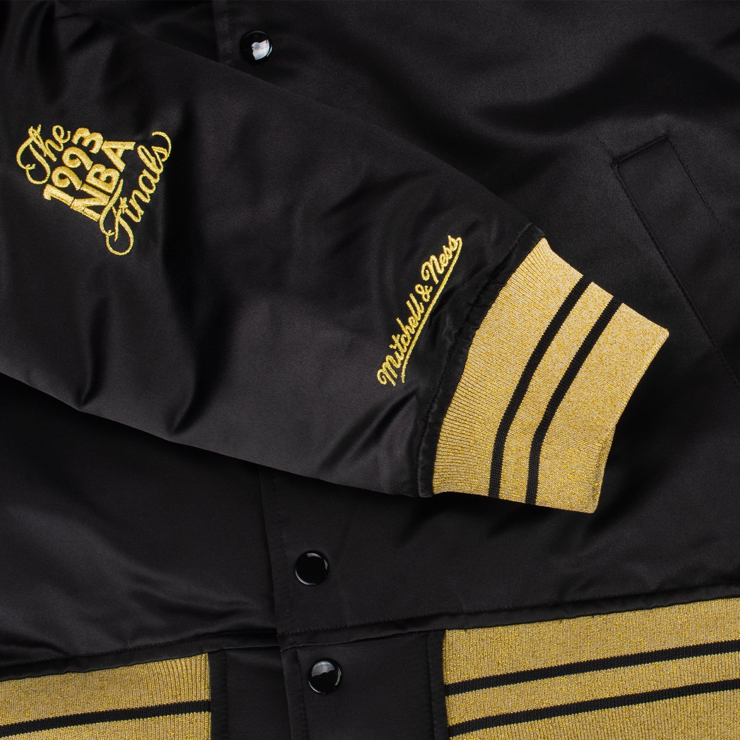 Chicago Bulls Mitchell & Ness MVP Satin Jacket