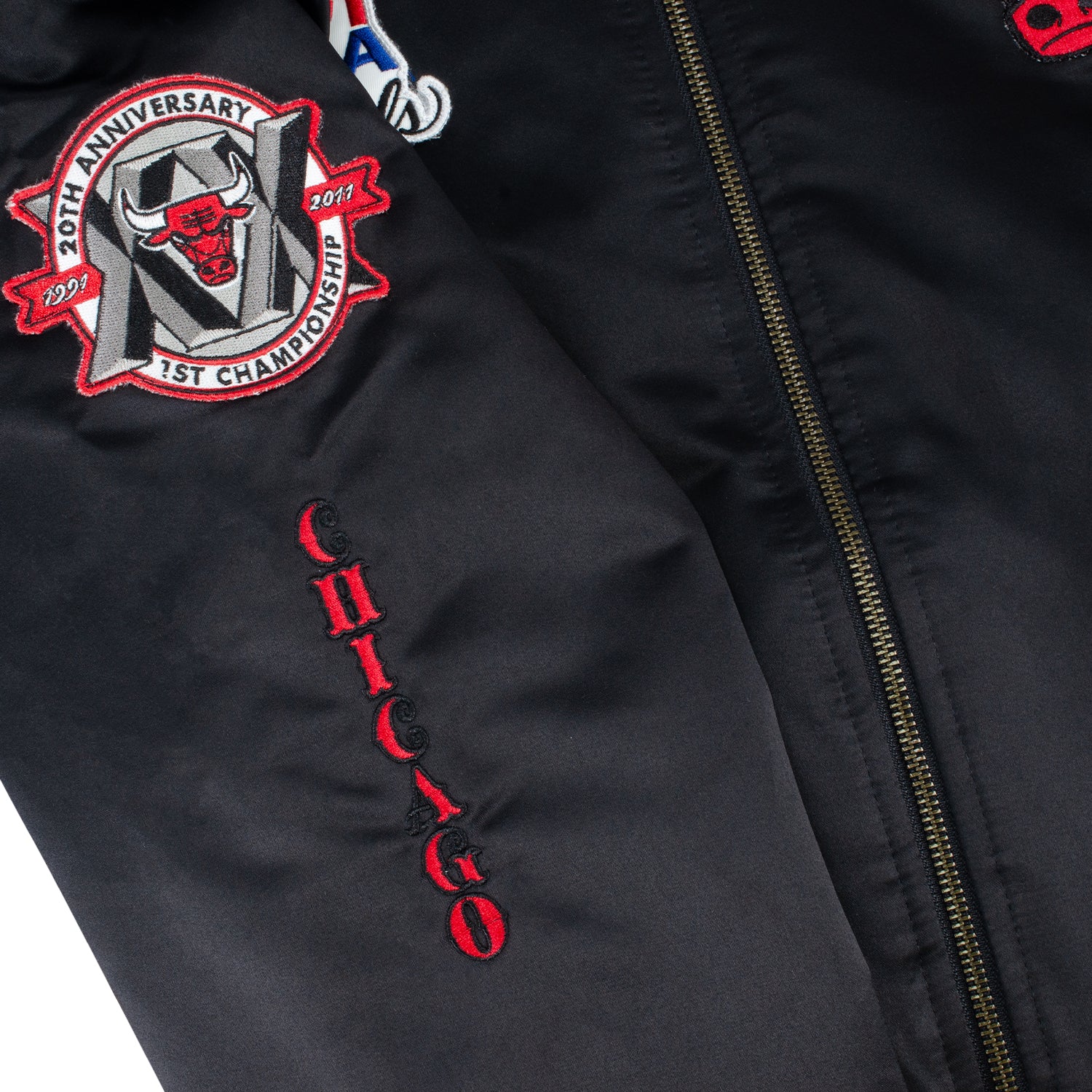 Chicago Bulls Mitchell & Ness Satin Bomber Jacket