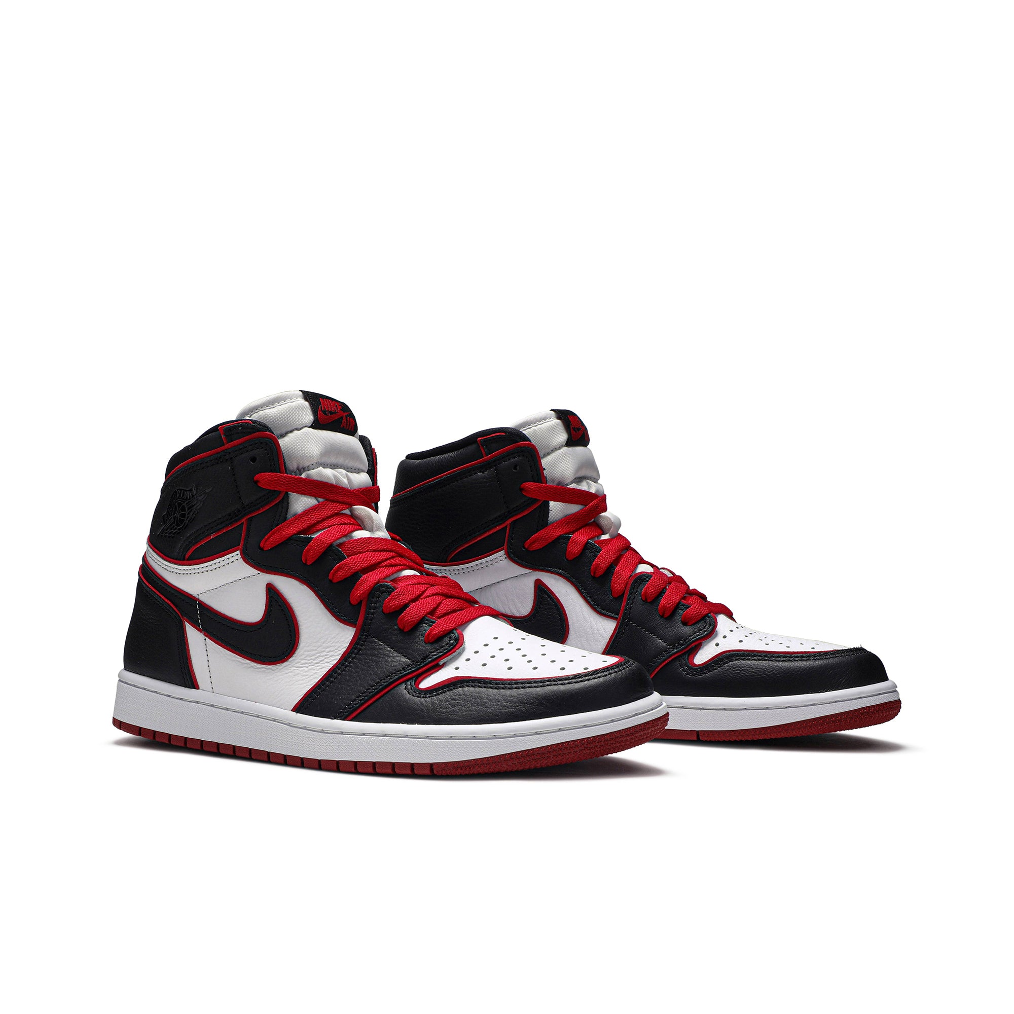 Air Jordan 1 Retro High OG 'Bloodline' 555088-062