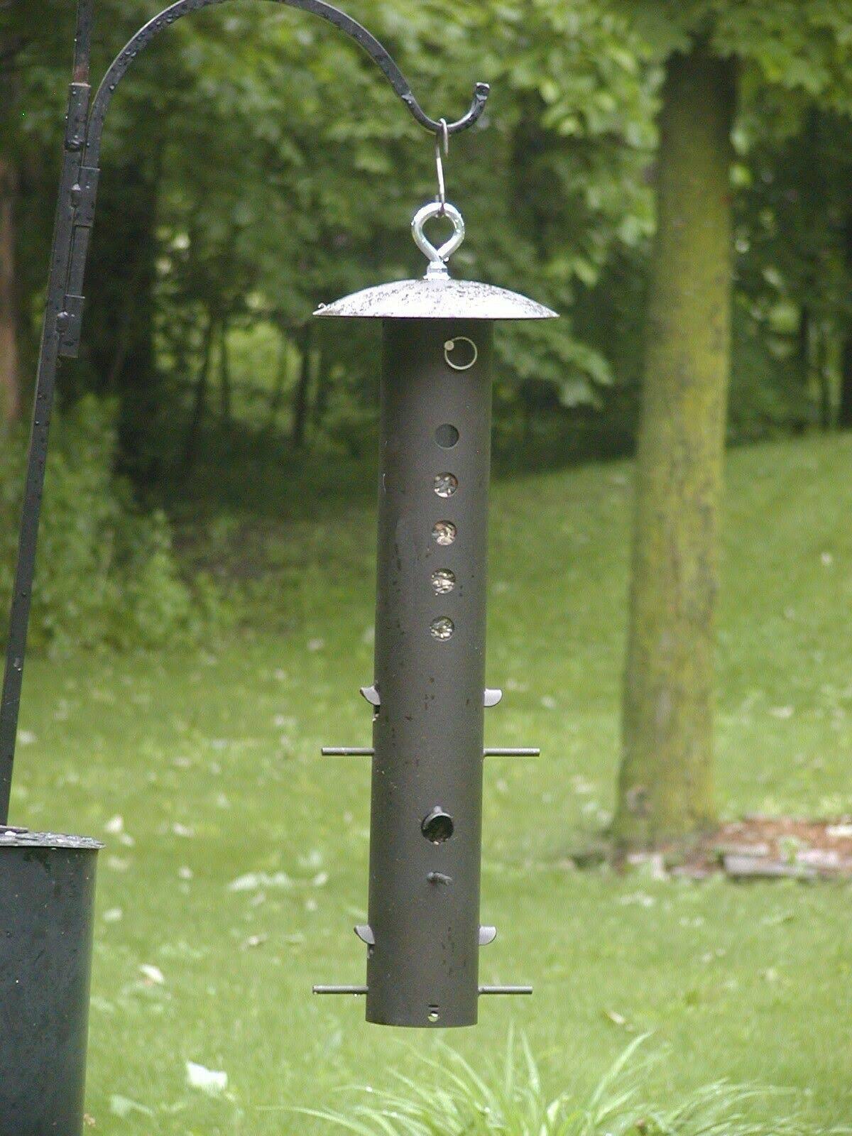 Birds Choice BearProof Bird Feeder dersya