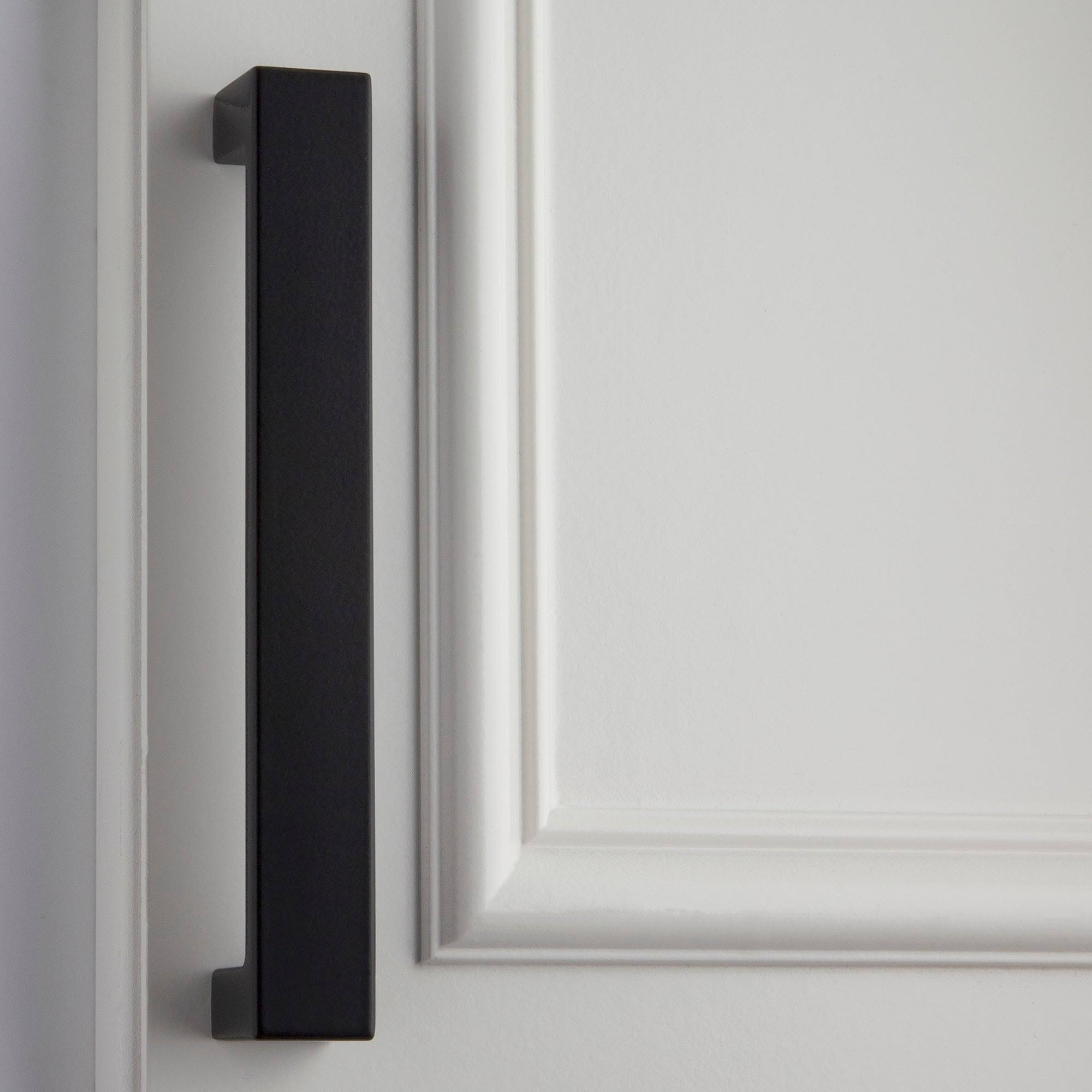 Sumner Street Home Hardware Redmond 51/4 in. Matte Black Drawer Pull