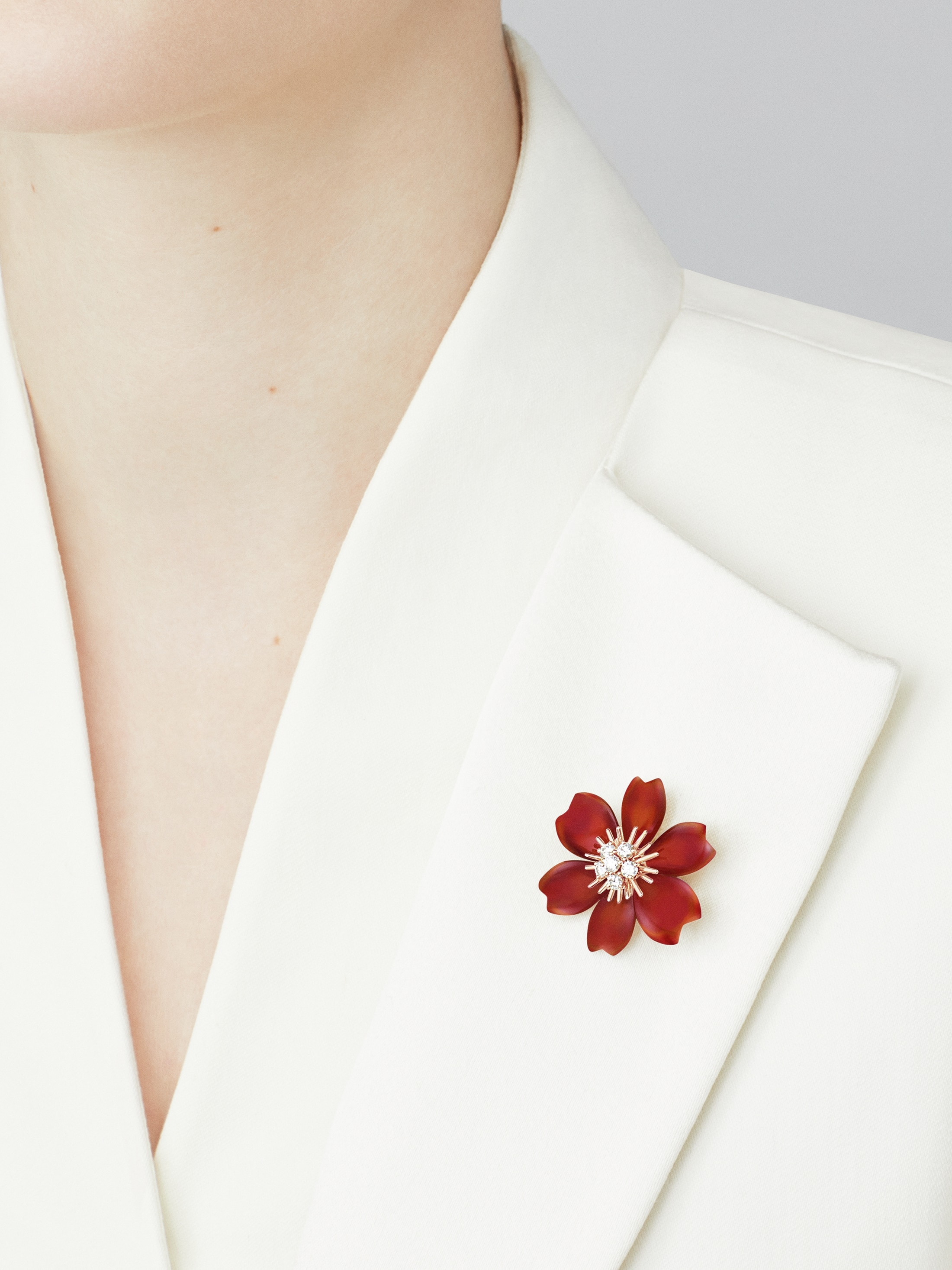 Rose de Noël clip pendant, small model  rose gold