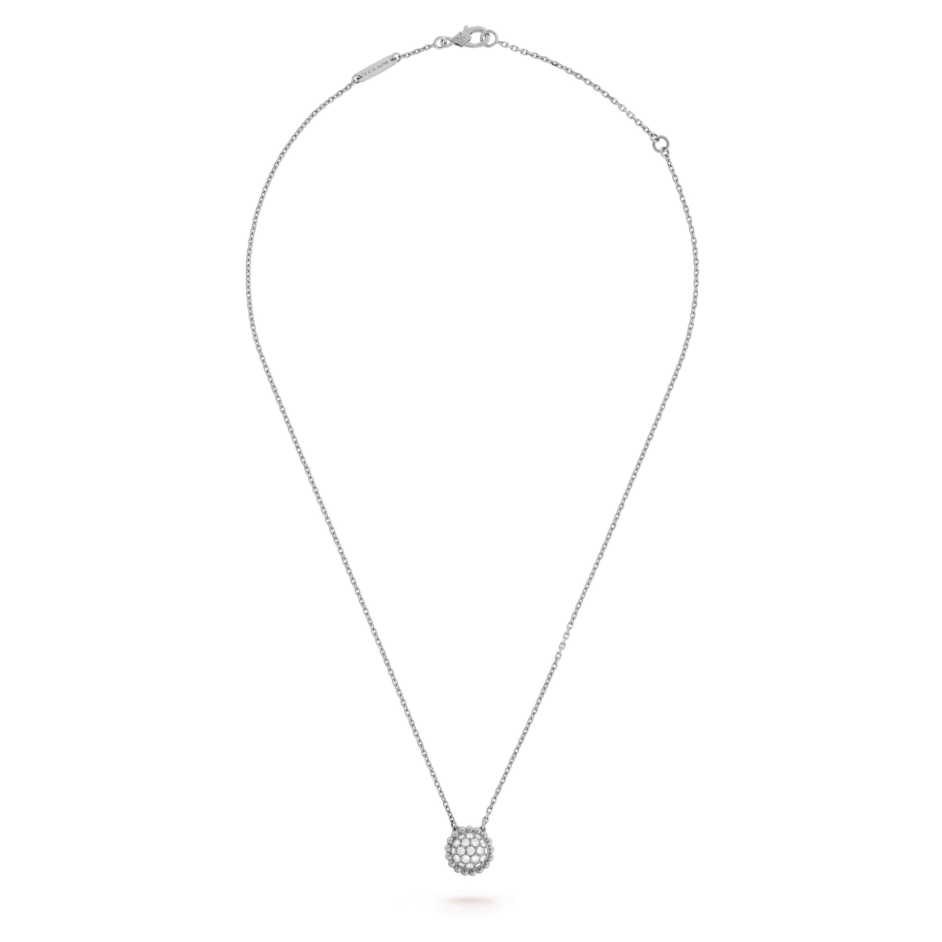 The pendant is attached to the necklace’s chain white gold, Diamond