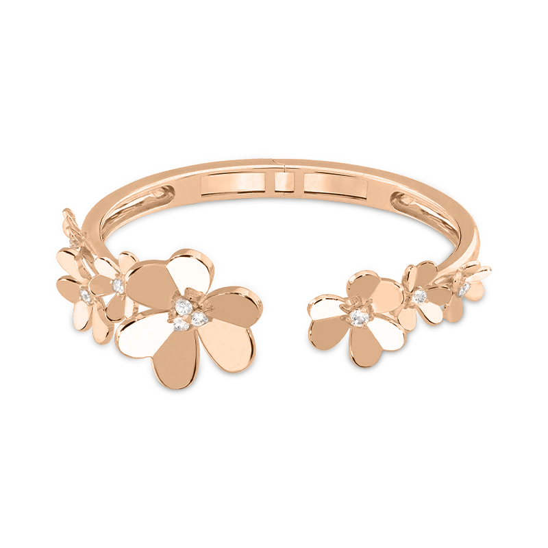 Gold flower bracelet with 7 diamonds