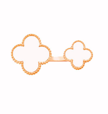 Magic Alhambra Between the Finger ring