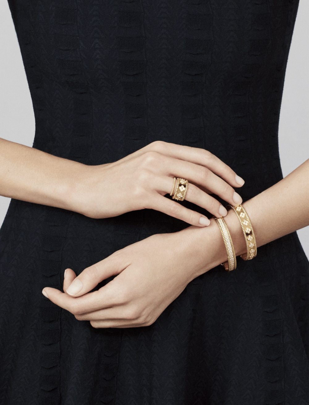 Perlée pearls of gold ring