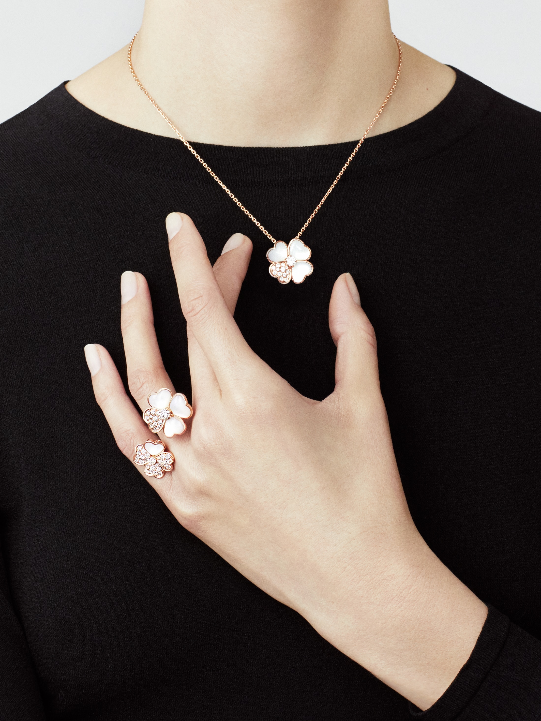 Cosmos Between the Finger ring  rose gold, Diamond