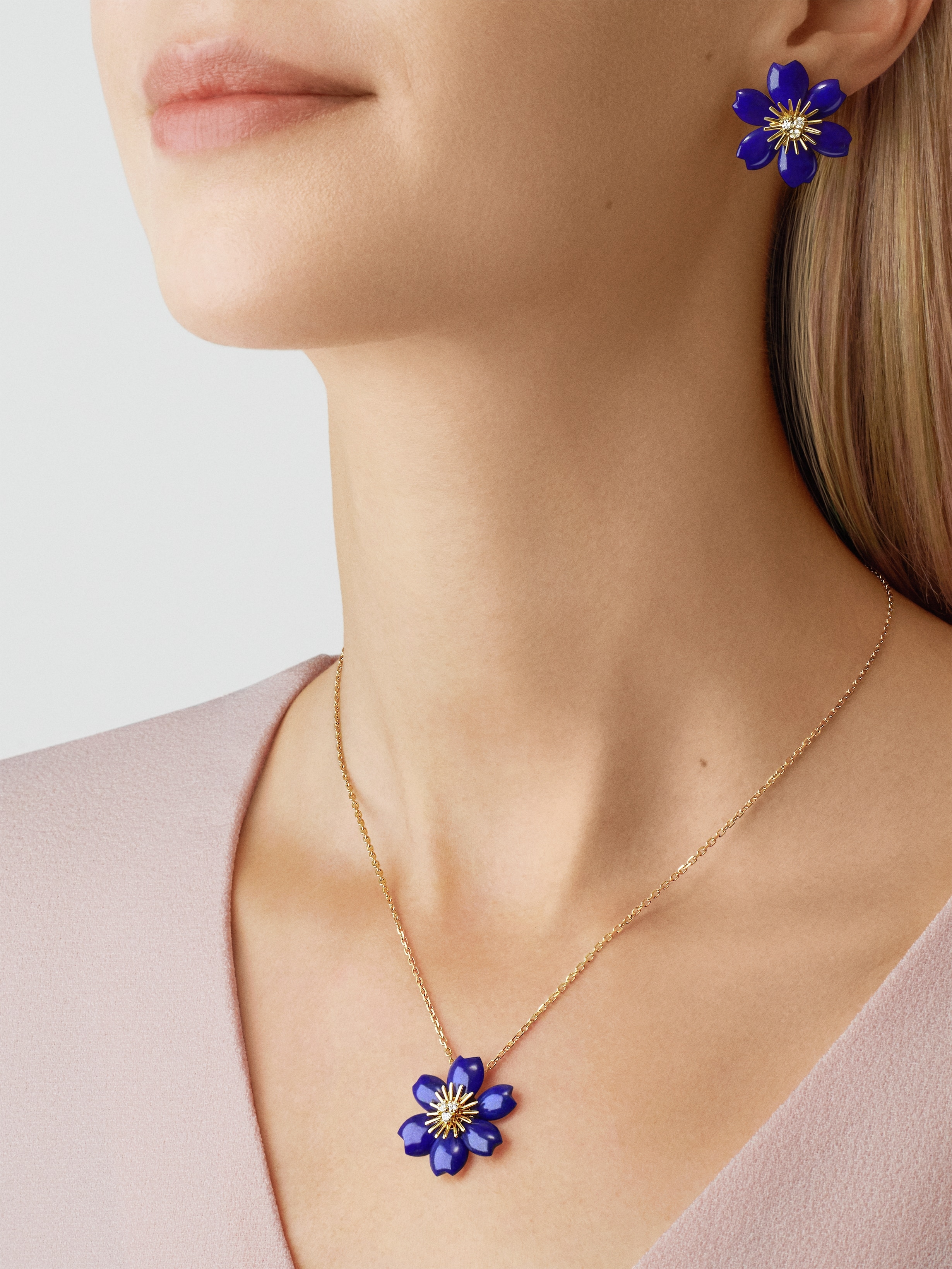 Rose de Noël pendant, mini model