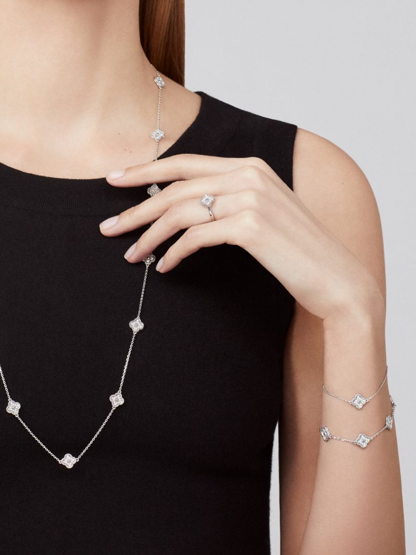 Van Cleef&Arpels Sweet Alhambra long necklace