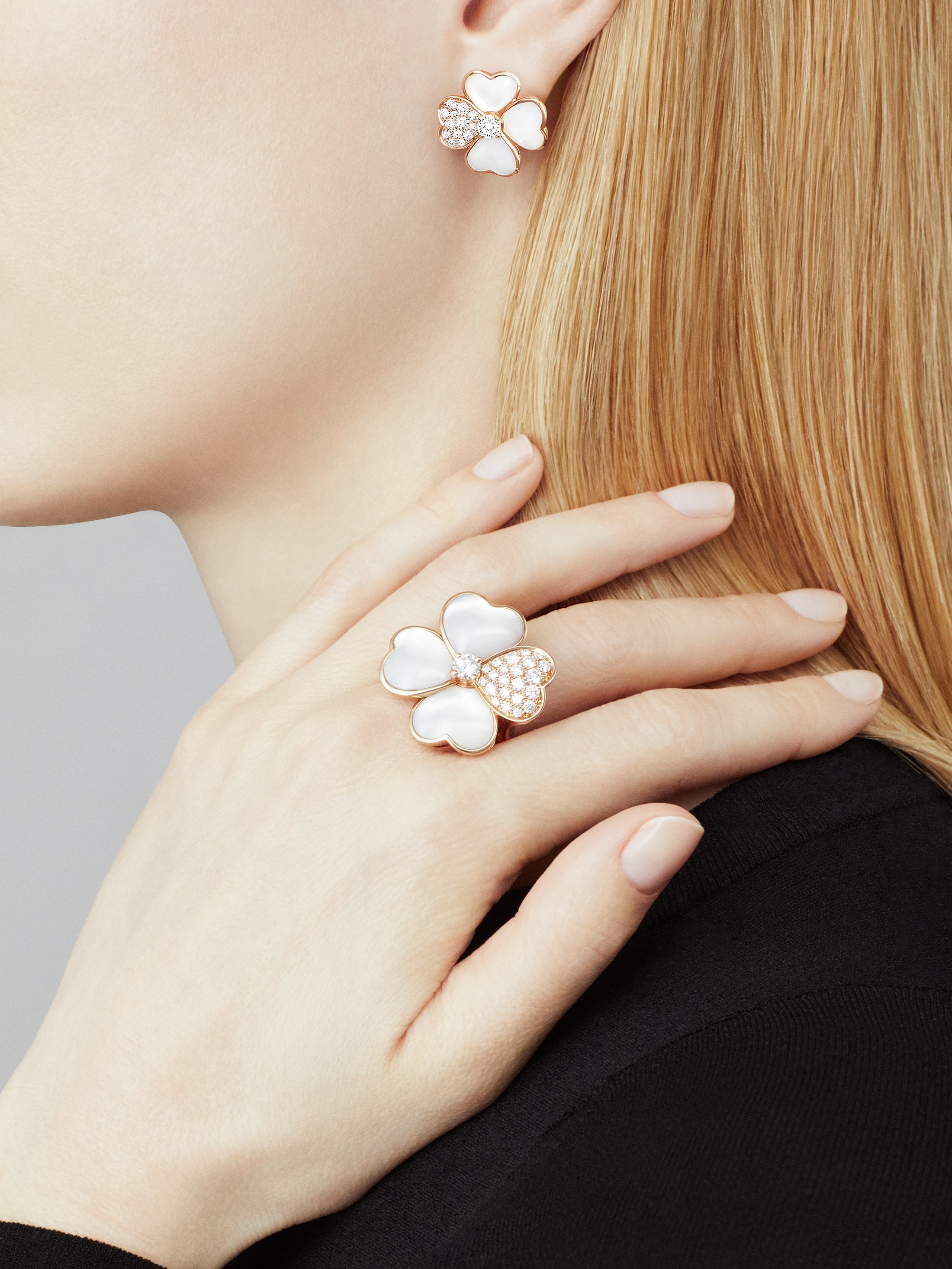 Cosmos earrings, small model rose gold, Diamond