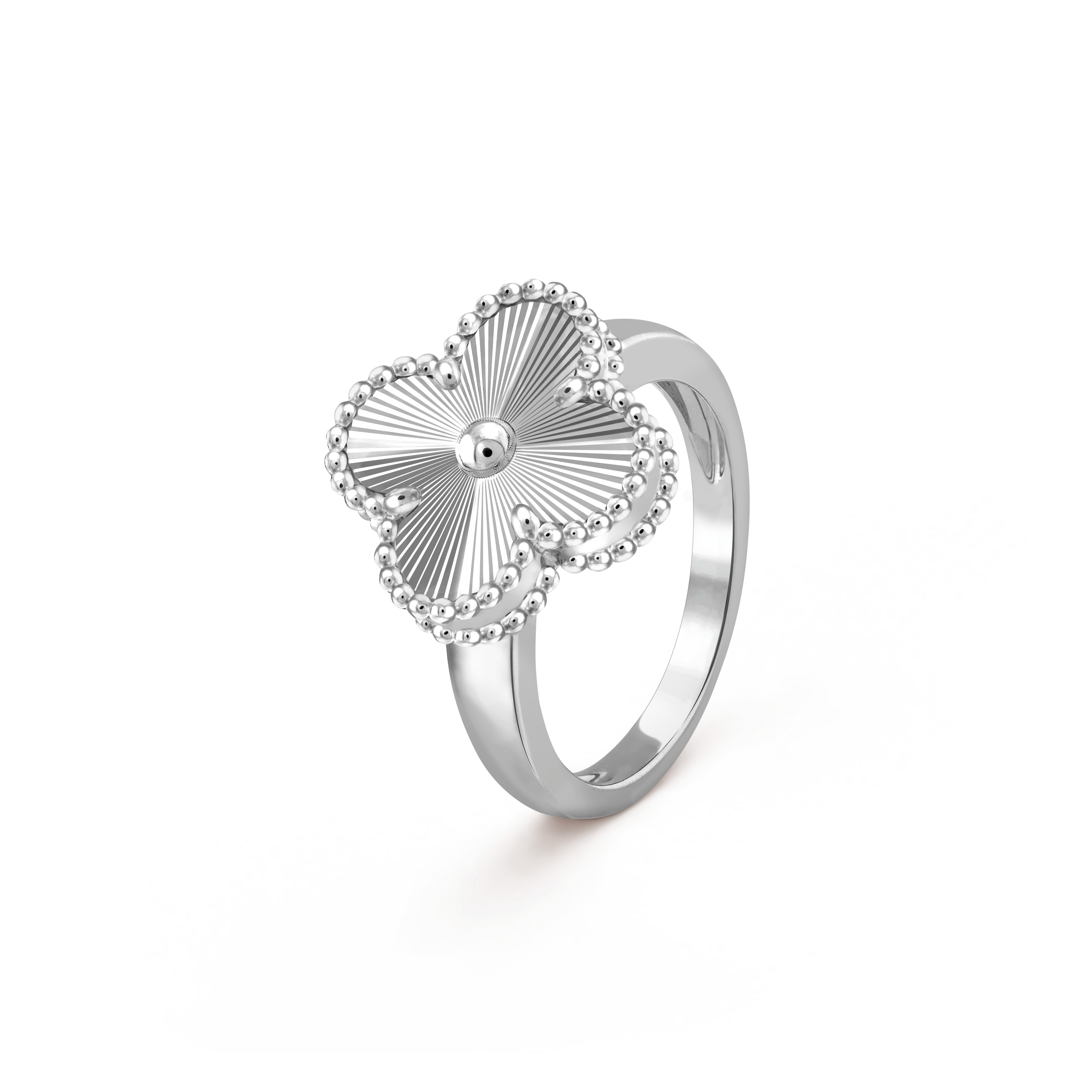 18K Van Cleef & Arpels Vintage Alhambra Ring