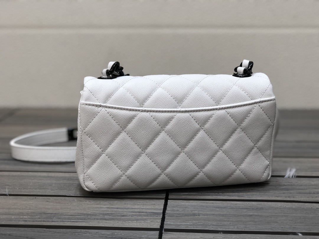 [TOP] CHANEL Flap Bag Caviar Small  - White & Black Hardware