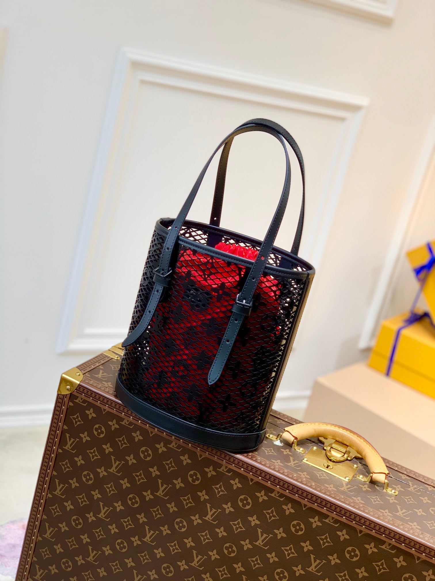 [TOP] Louis Vuitton LV  Nicolas Ghesquiere Bucket Bag 23 x 26 x 16 cm- Black