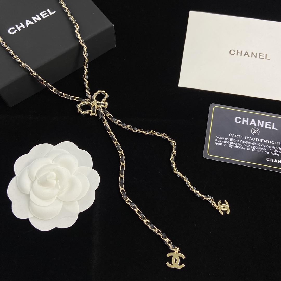 [TOP] CHANEL Sweater Chain Necklace