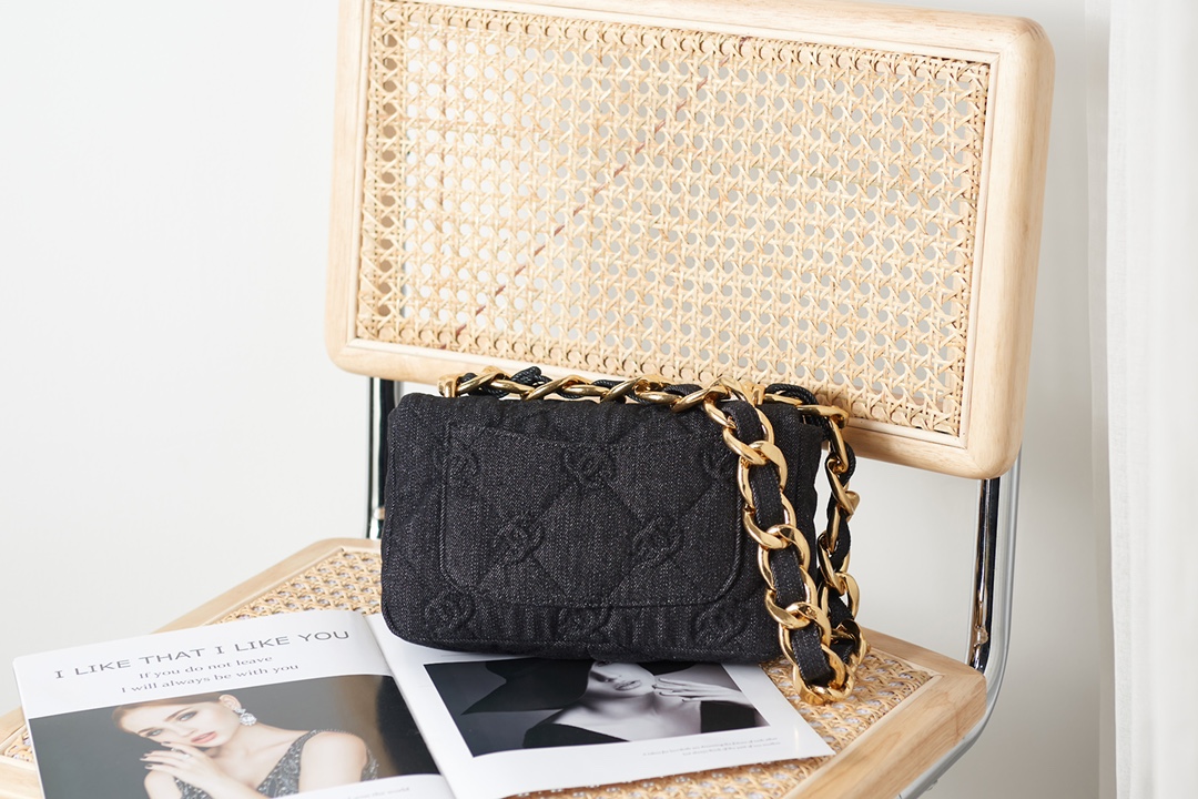 [TOP] CHANEL Classic CF 24x17x7cm -GHW-Black