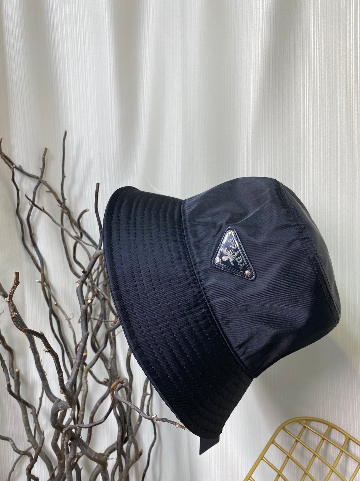 [TOP] PRADA Nylon Re-Edition Bucket Hat - Black