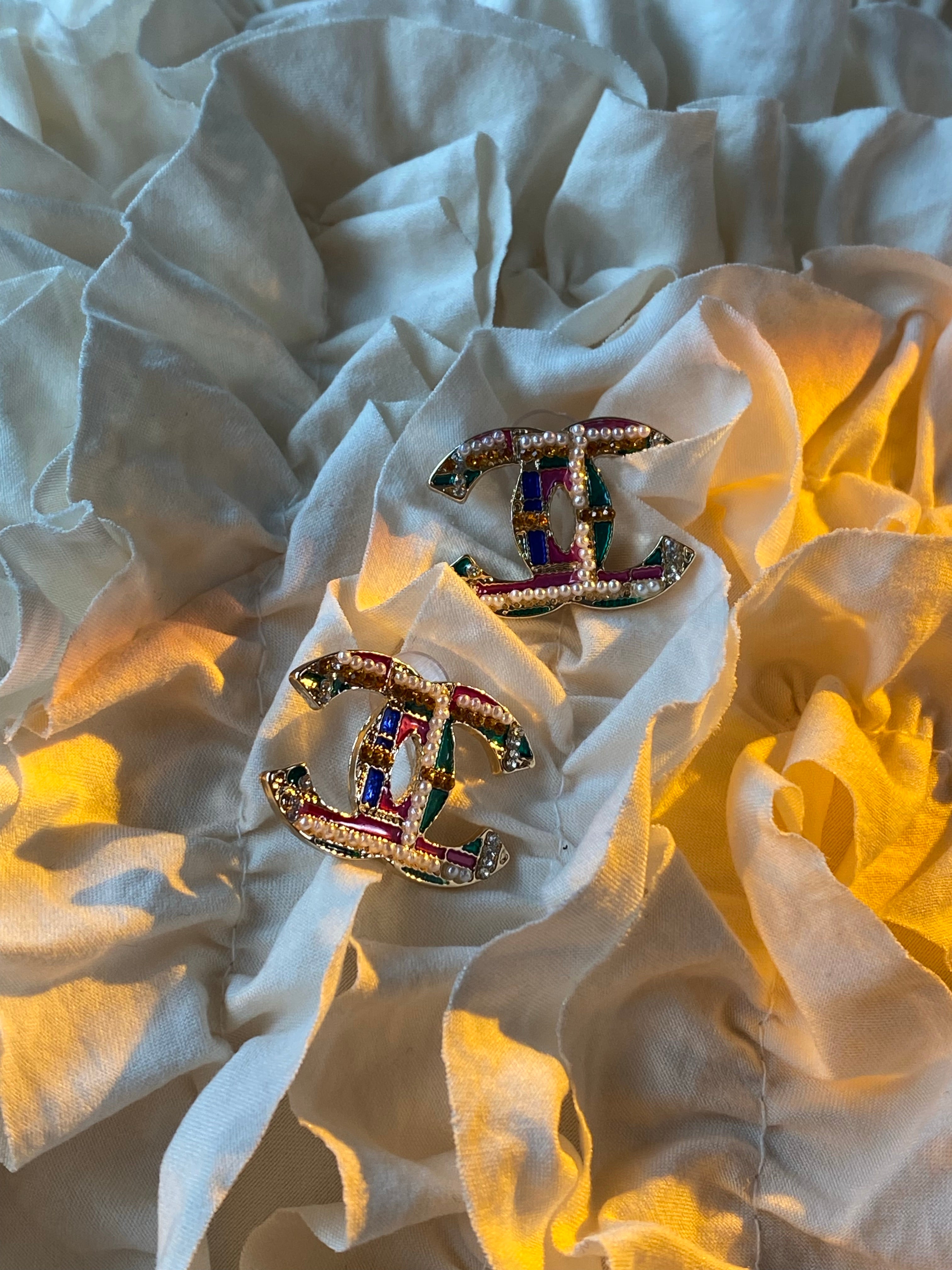 [TOP] CHANEL Stud Earrings