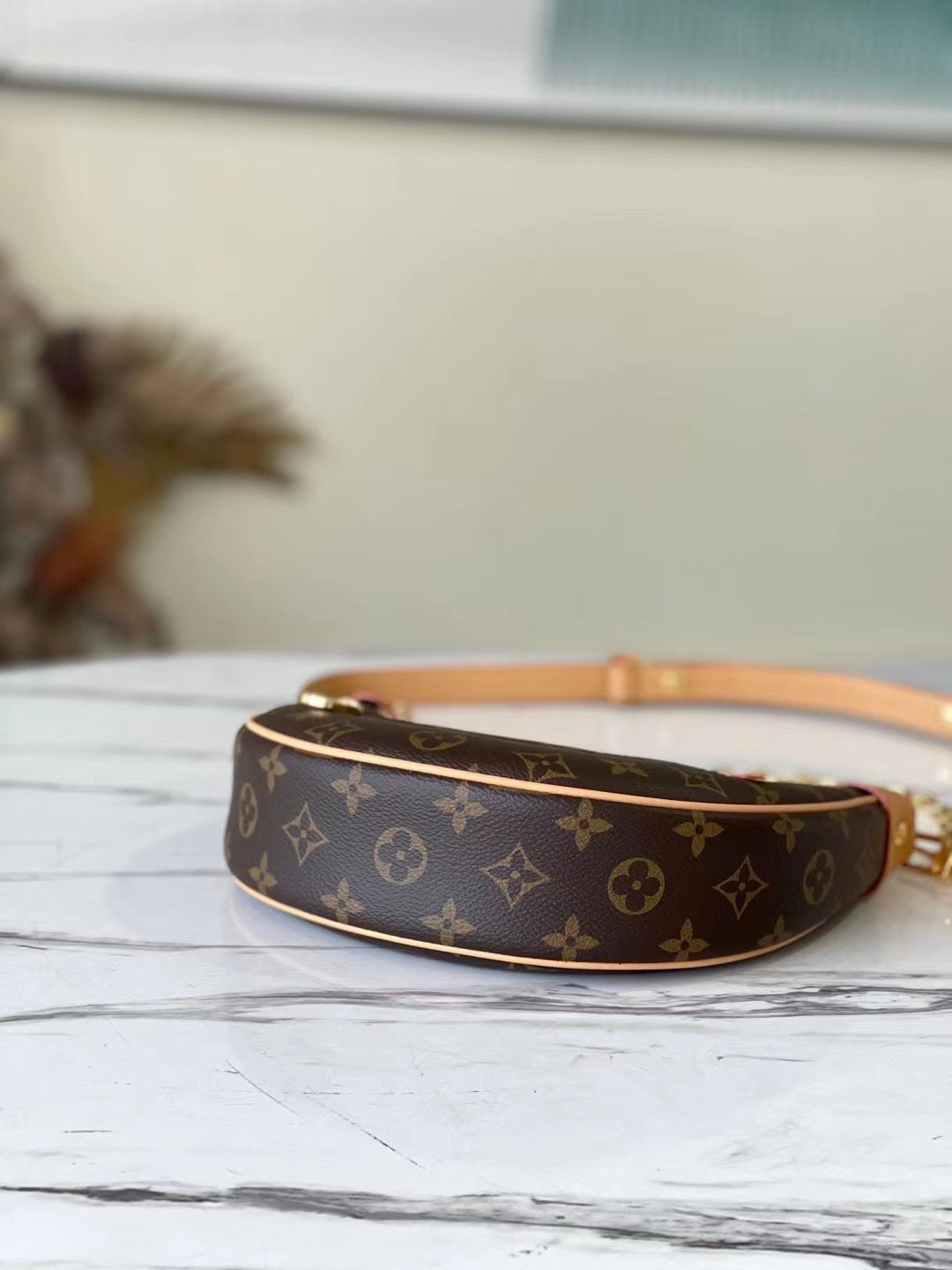 [TOP] Louis Vuitton LV Loop Monogram Bag 23X13X6cm - Brown