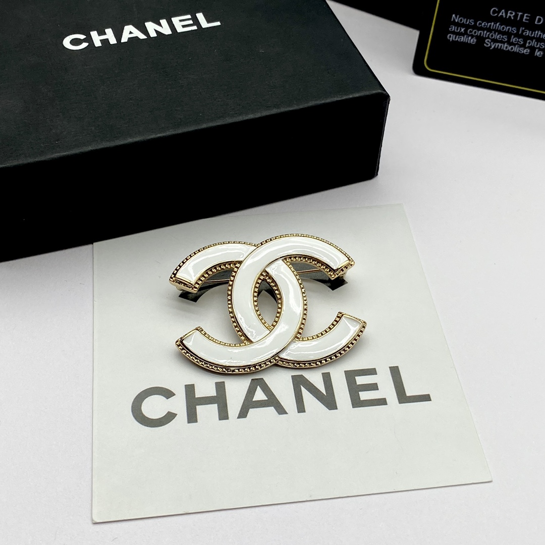 [TOP] CHANEL Brooch Collections