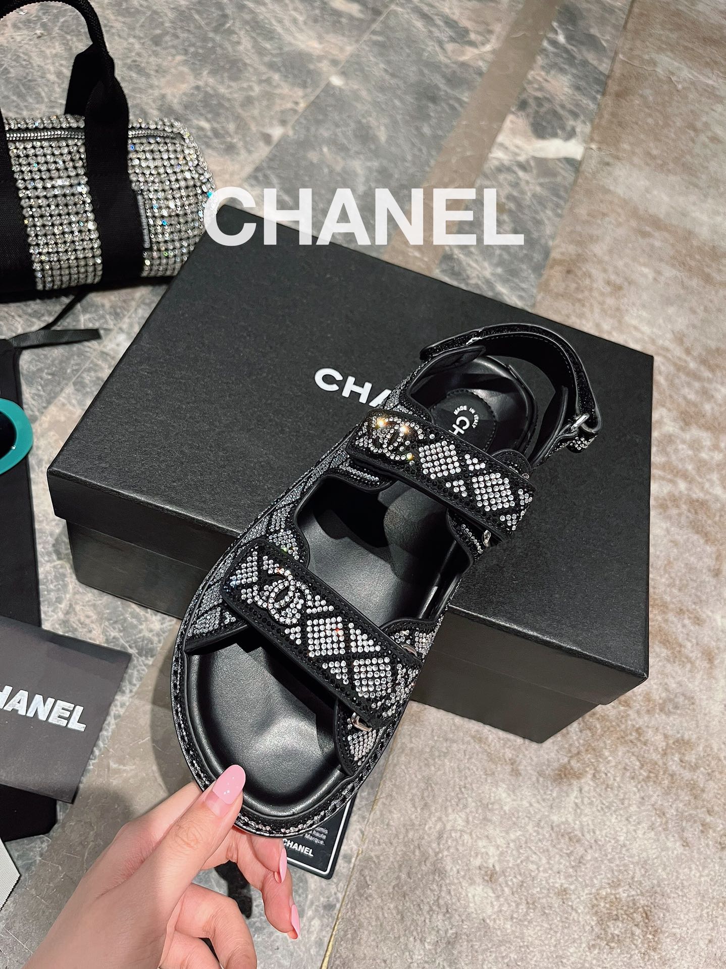 [TOP] CHANEL 22ss Velcro Beach Sandals - Black