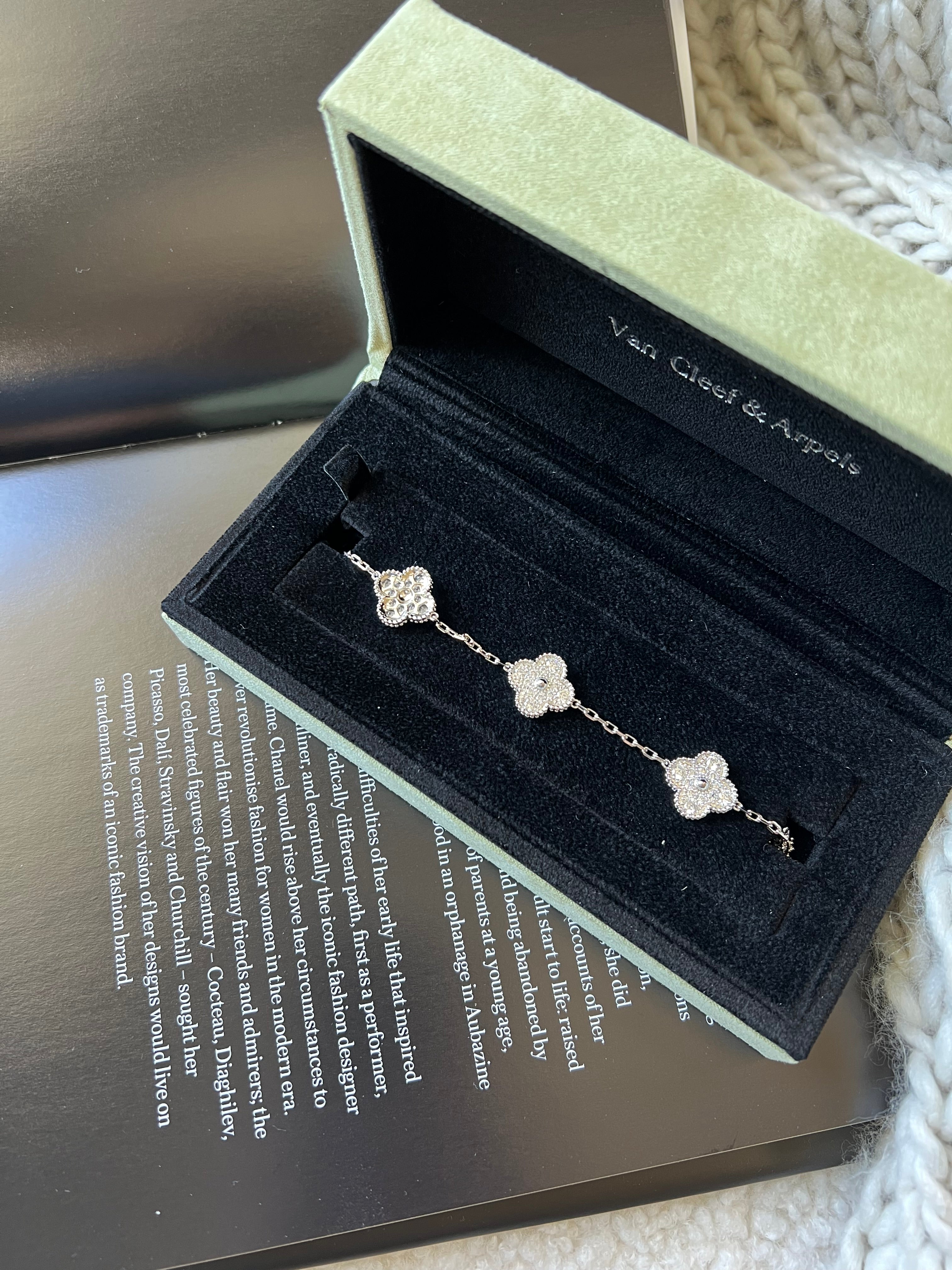 [TOP] Van Cleef & Arpels VCA Alhmabra 5 Motifs Stones Bracelet - Silver