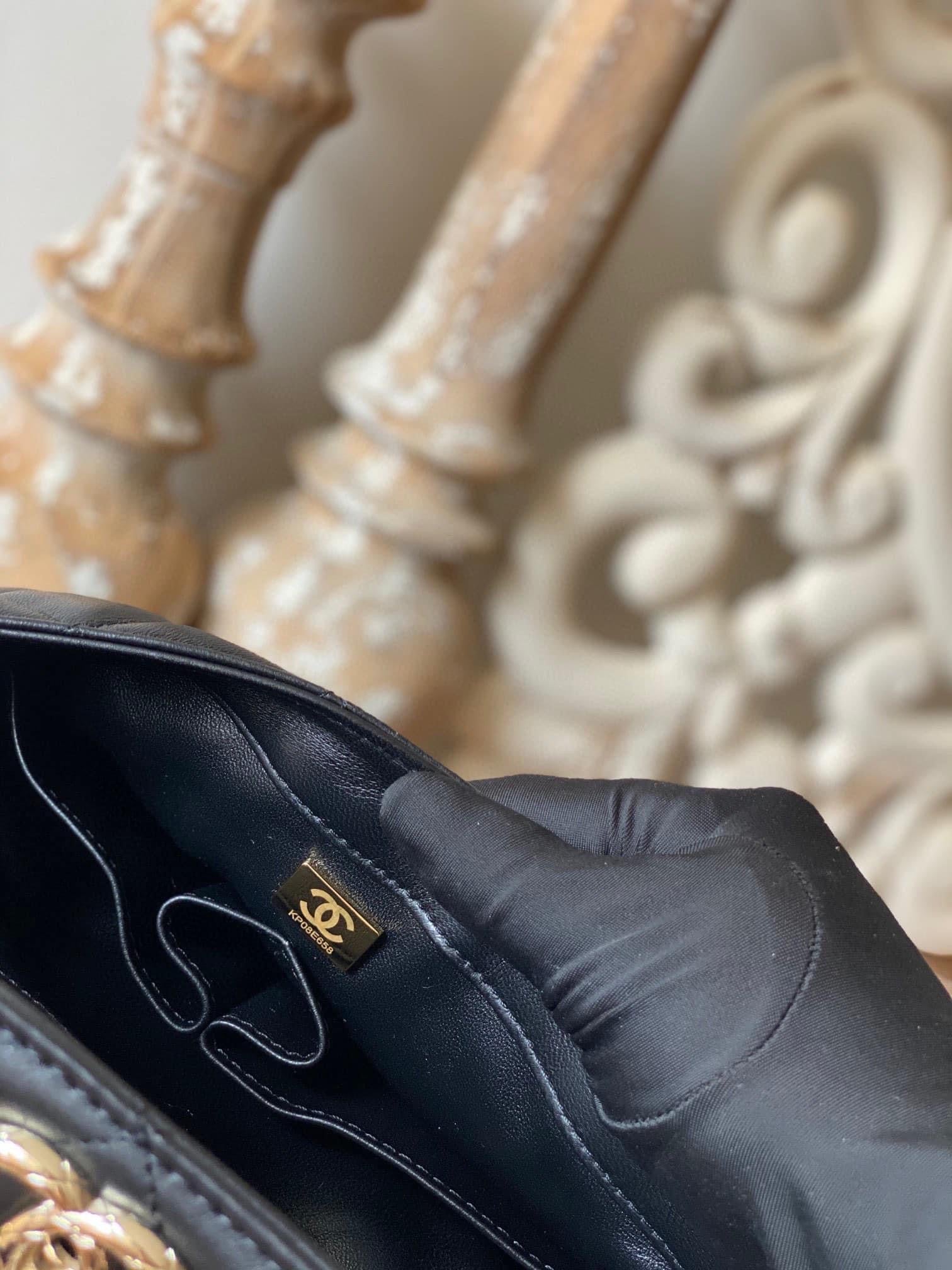 [TOP] CHANEL Trendy Bag Raised Logo - Black