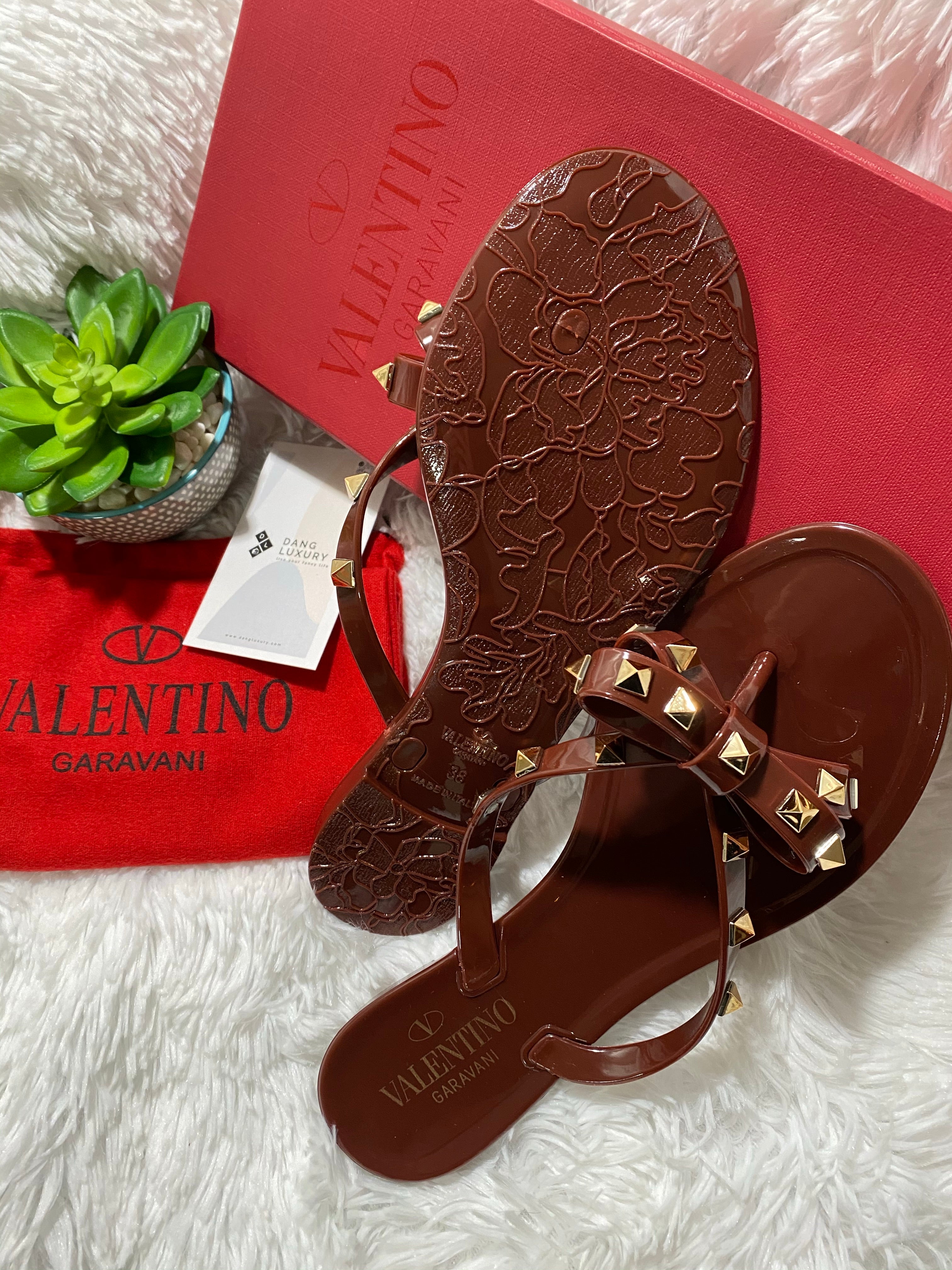 [TOP] VALENTINO Jelly Rock Stud Flat Thong Sandals