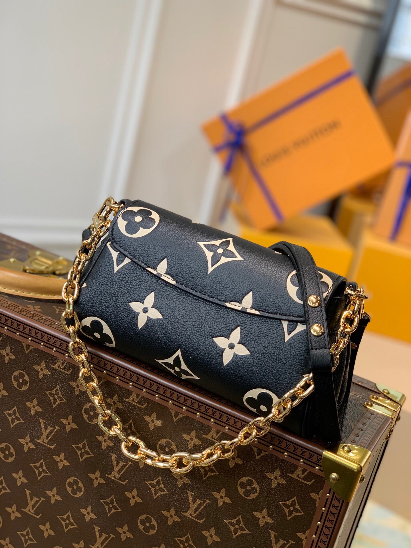 [TOP] Louis Vuitton LV  Favorite Bag 20.5x13.5x12cm- Black
