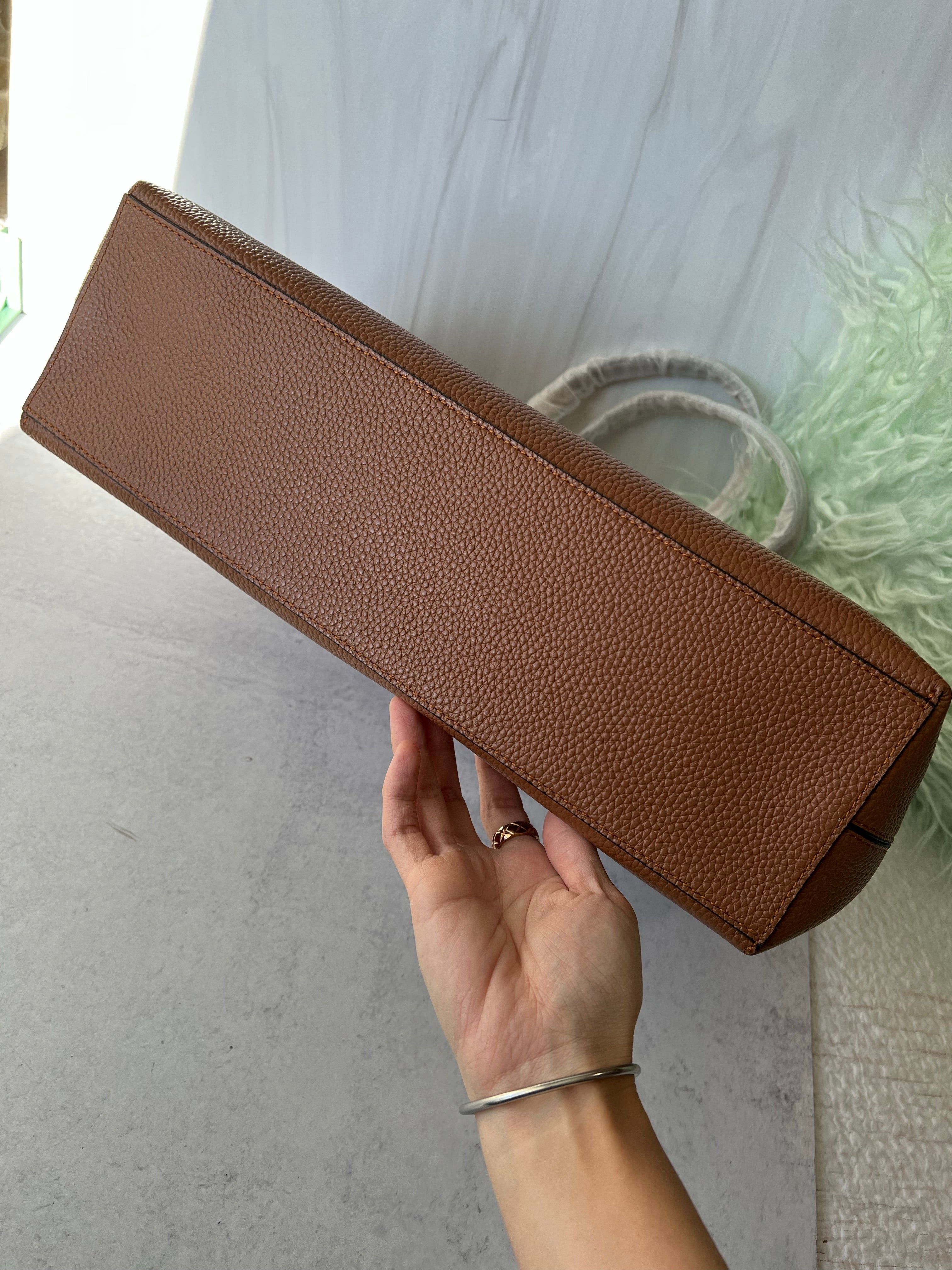 [TOP] VALENTINO  Rockstud Large Leather Tote - Brown