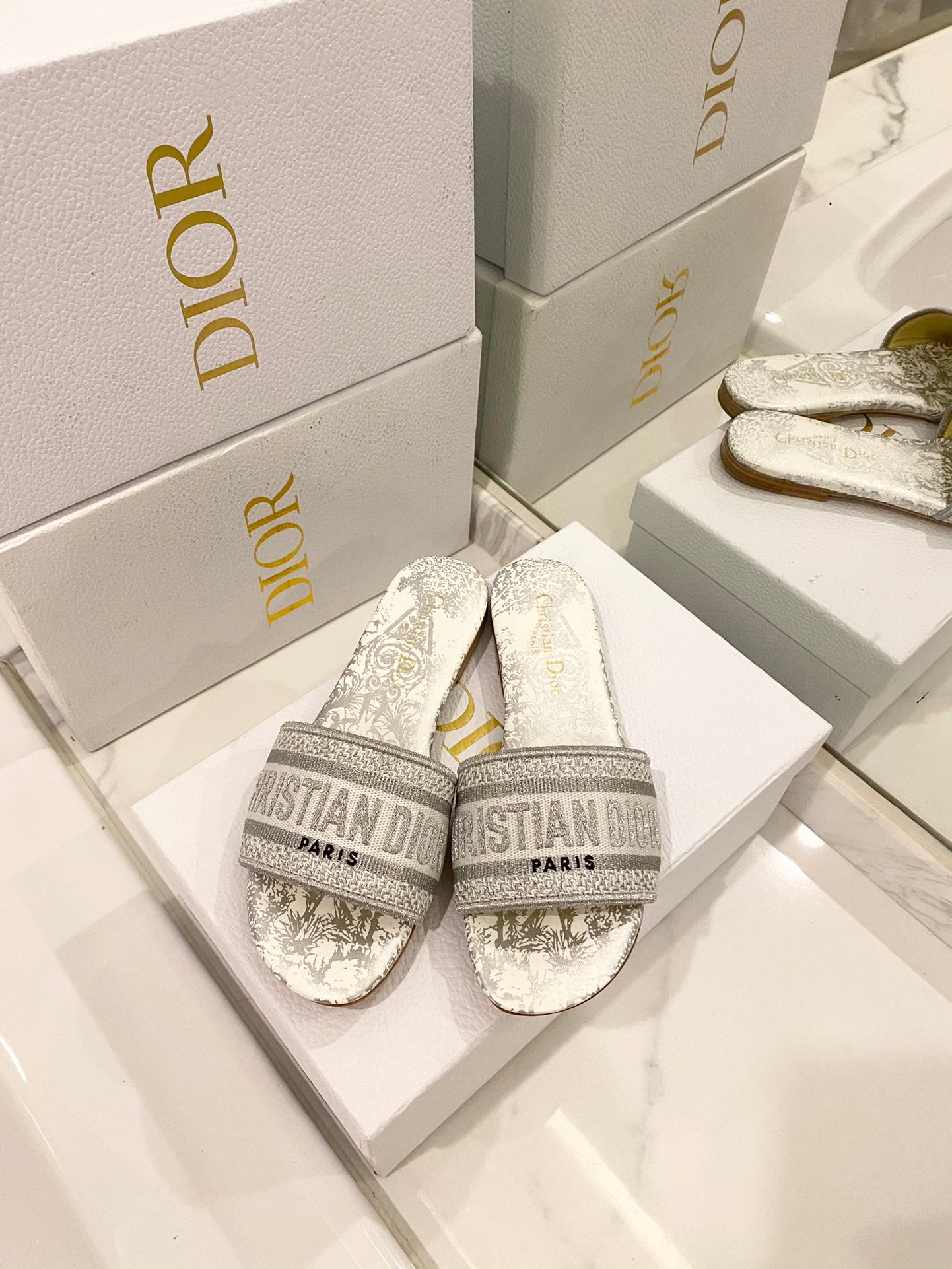 [TOP] Christian Dior Around the World Stella Embroidered Slides - 5 Colours