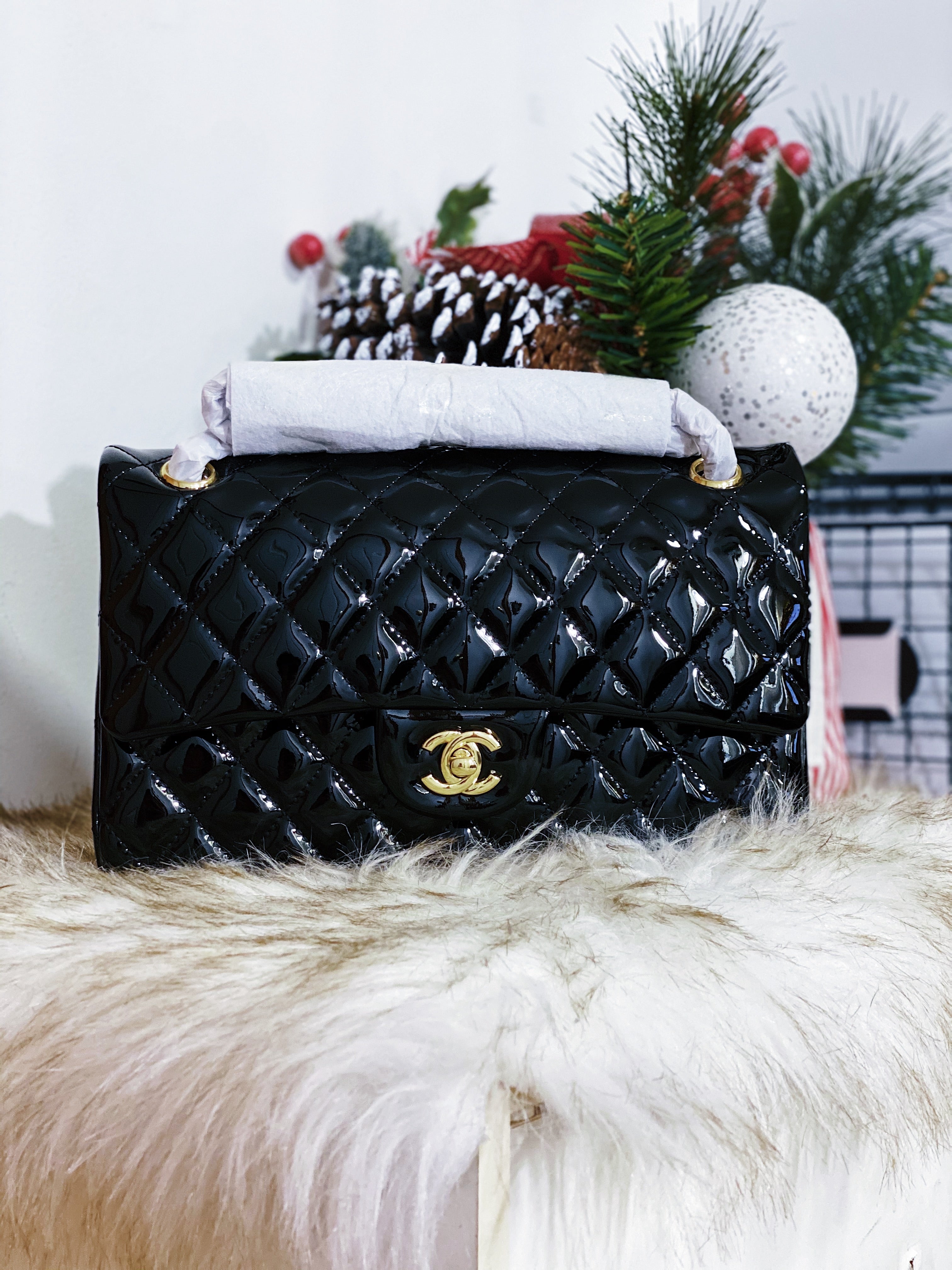 [TOP] CHANEL Classic Flap Bag Patent Medium 25.5cm – Black & GHW